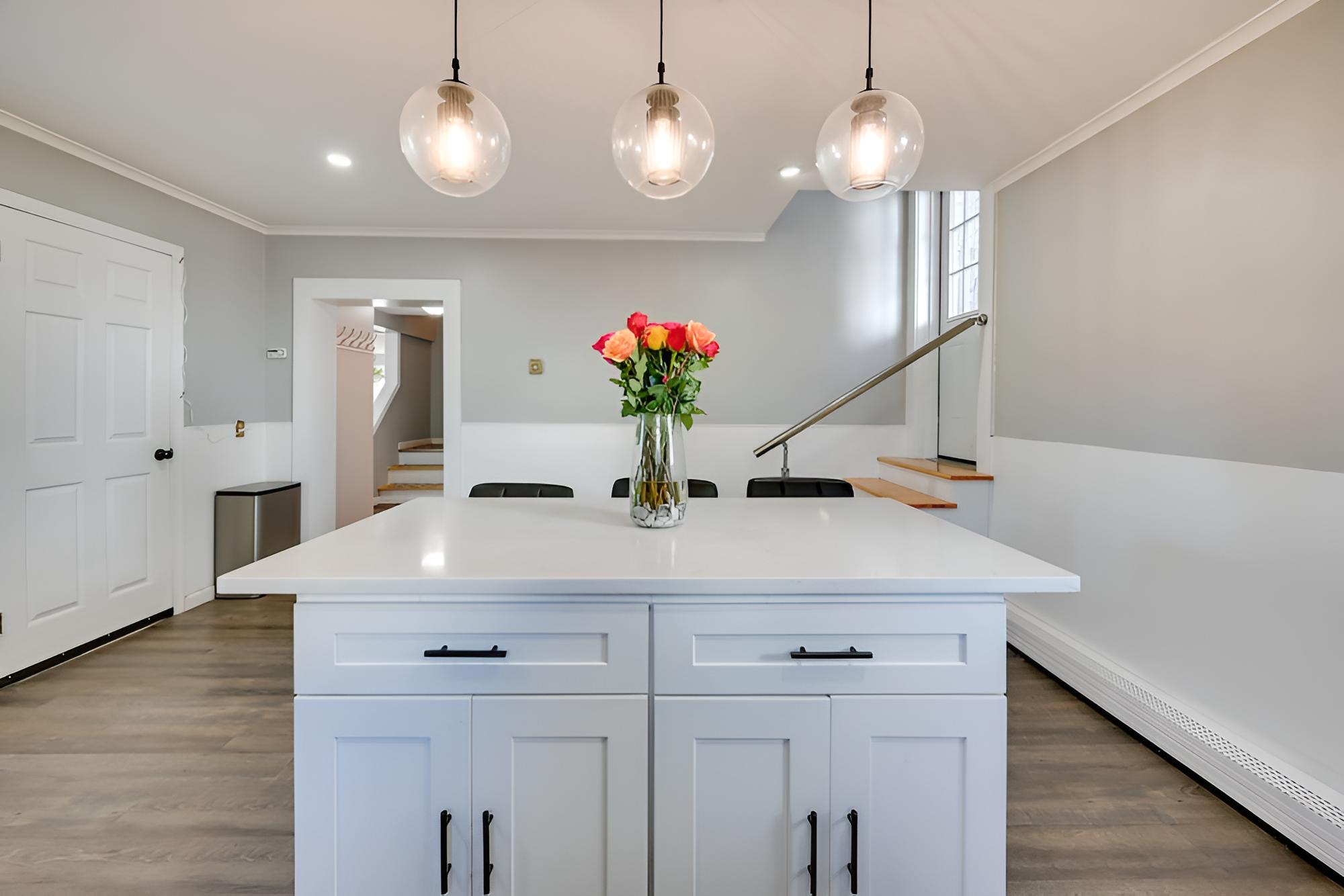 Family-friendly Avon Home: 10 Mi to Hartford!