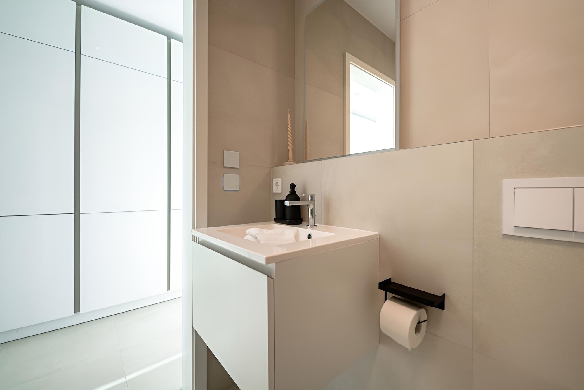 Classy Studio W Balcony near Cloche dOr
