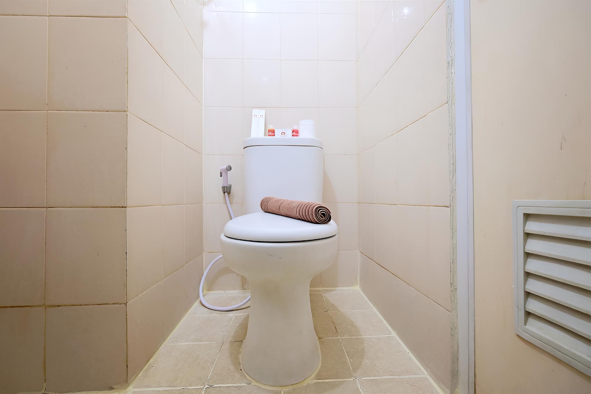 Minimalist Studio Room at Serpong Greenview