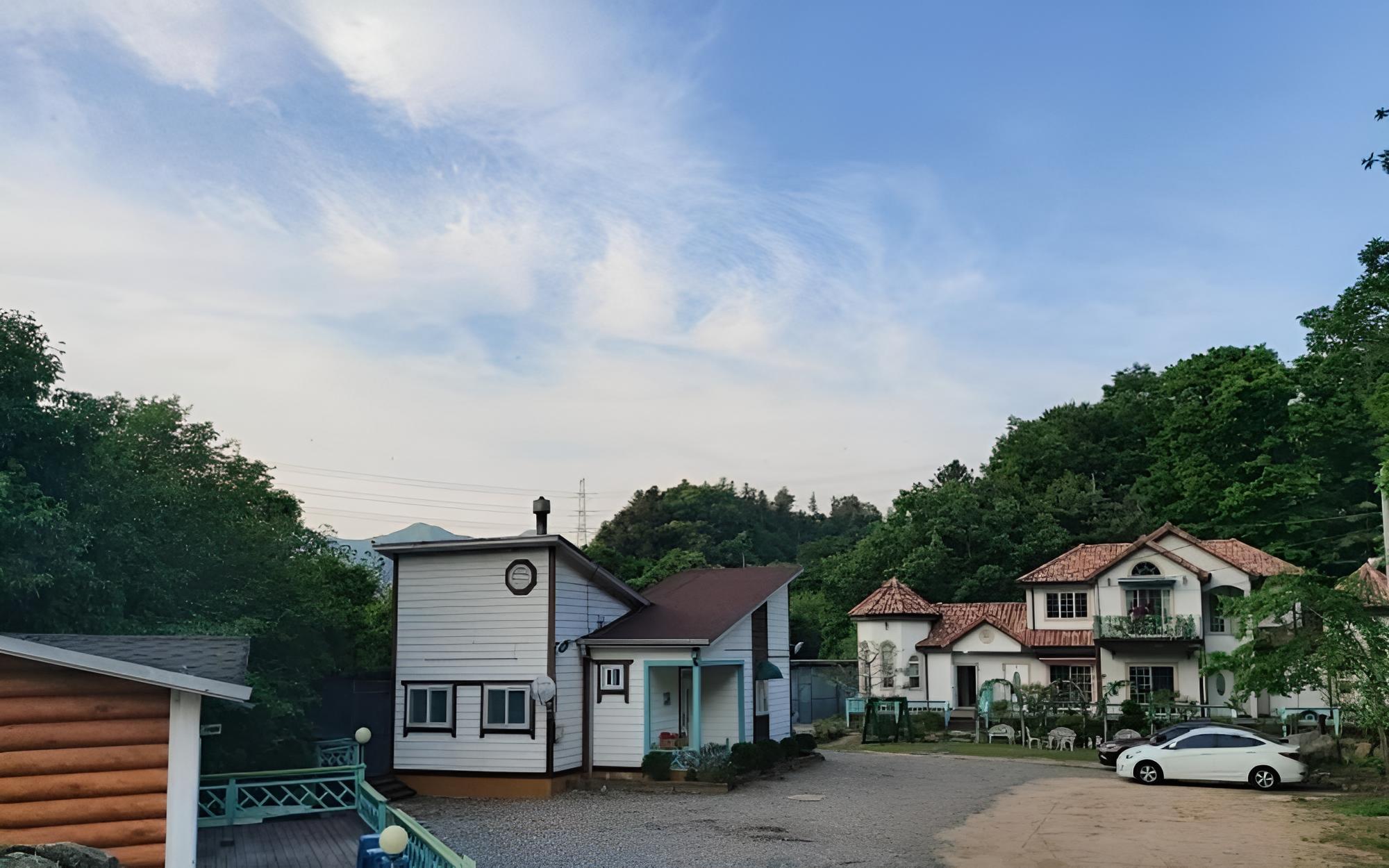 Yangpyeong 4hue House Pension