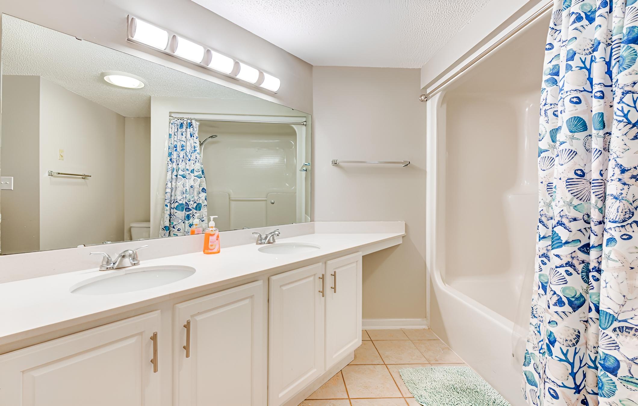 Fort Mill Condo w/ Balcony: 3 Mi to Carowinds