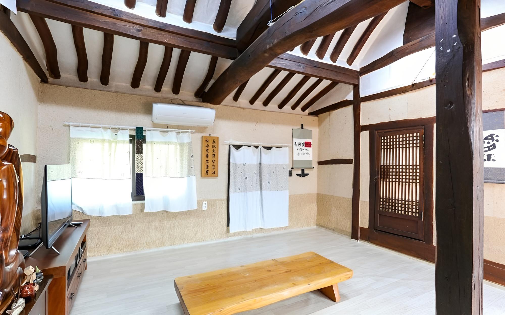 Ganghwado Hwanggeumbit Pension