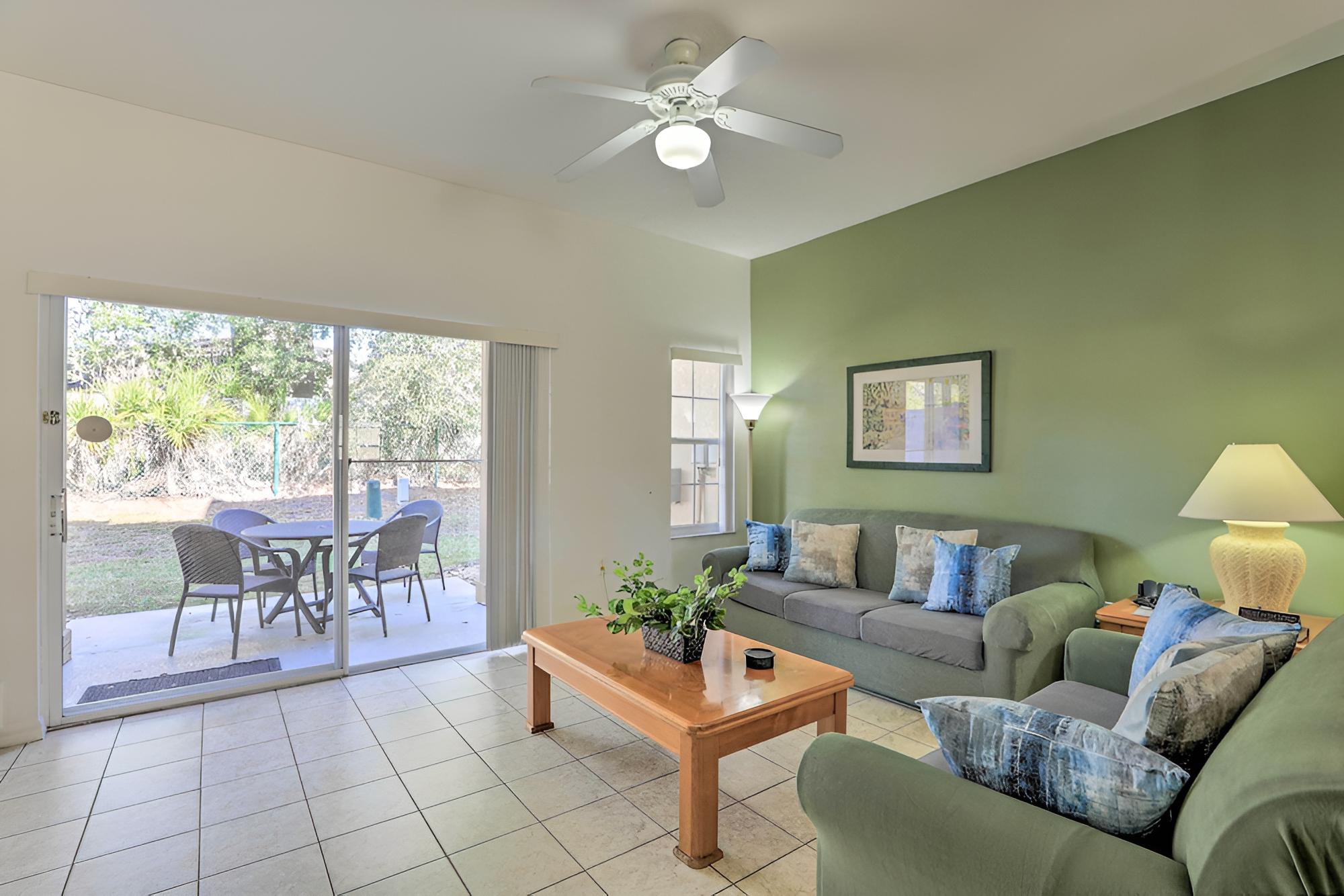 Kissimmee Townhome w/ Balcony, 7 Miles to Disney!