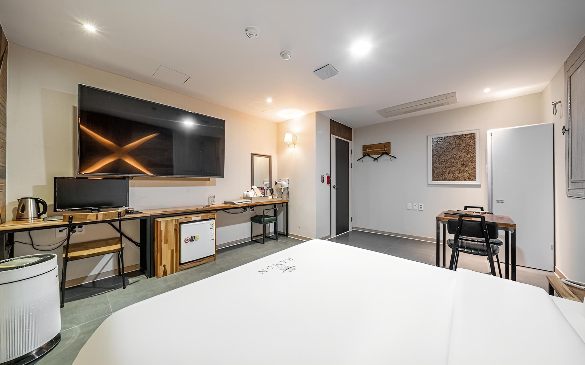 Seocheon Hotel Kamon