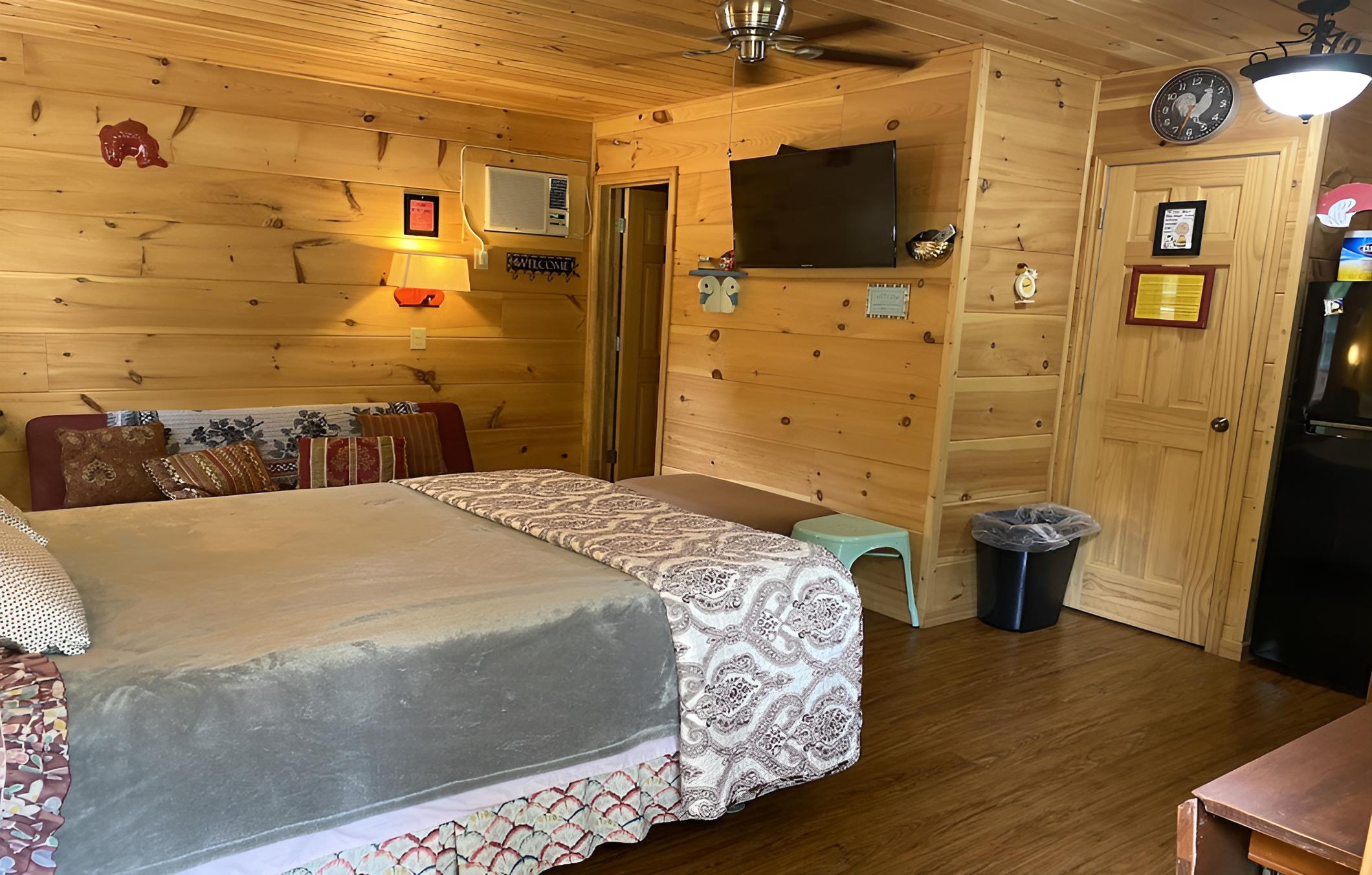 Little Tracks Cabins