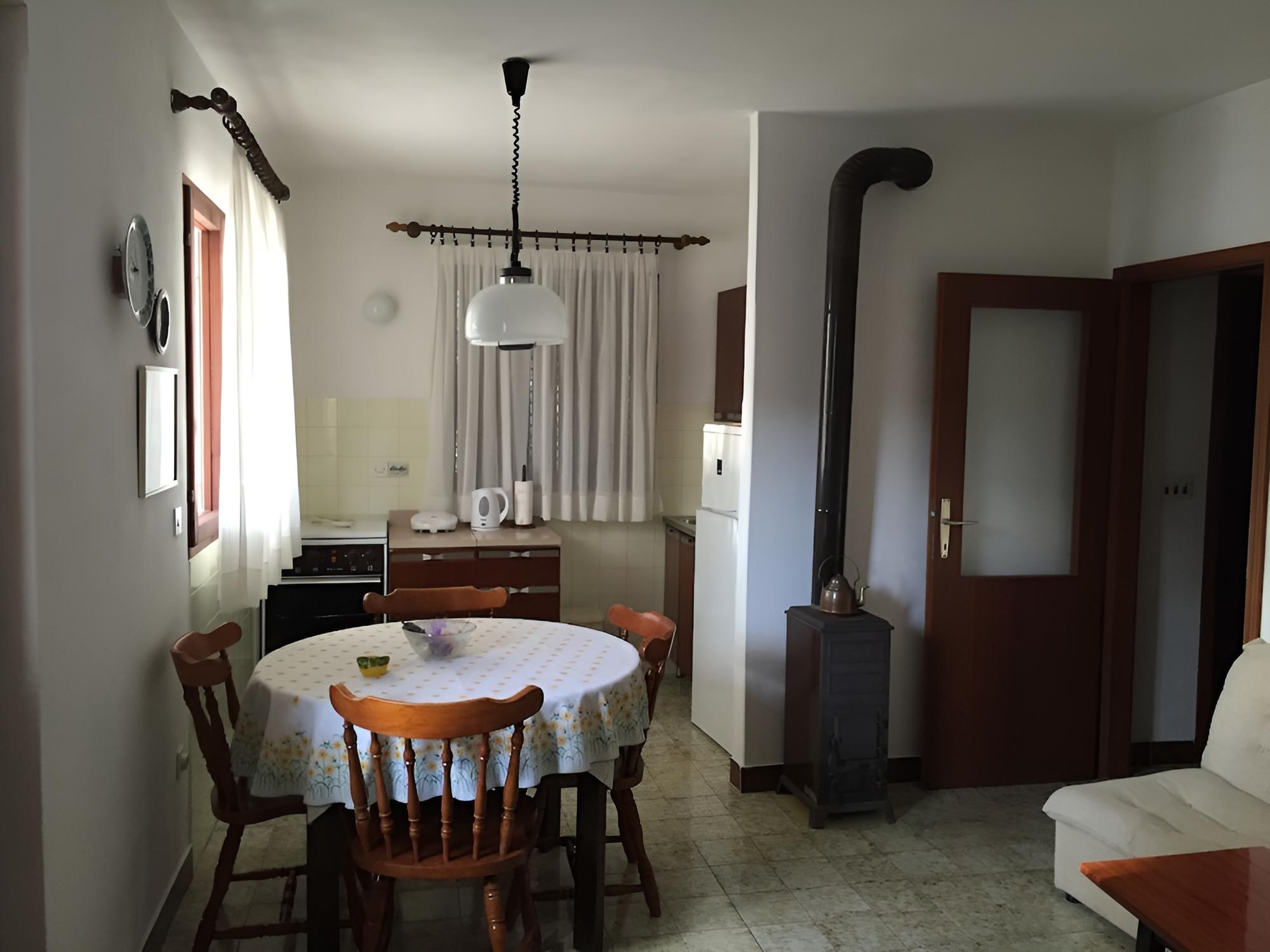 Vanesa - 50m From the sea - H