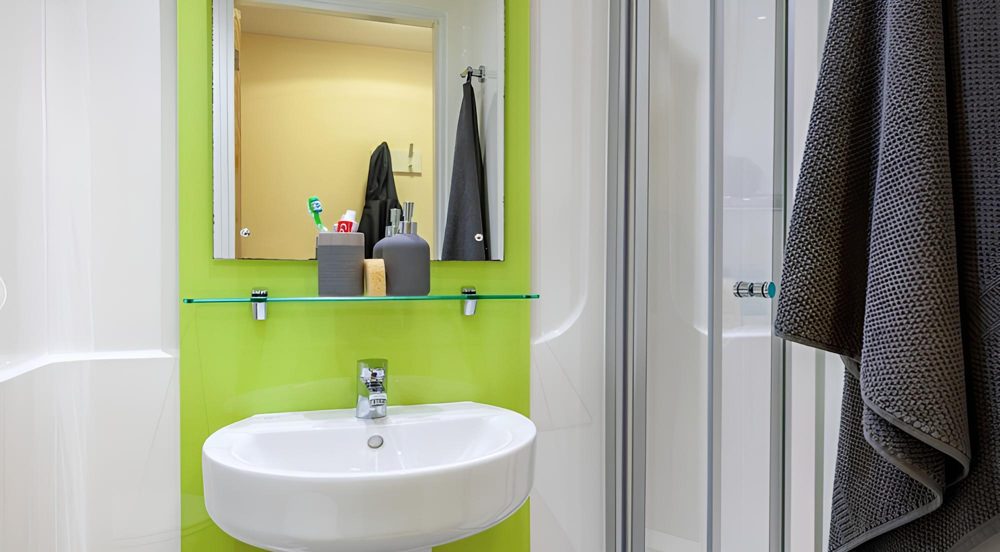 Ensuite Rooms for STUDENTS Only-BANGOR