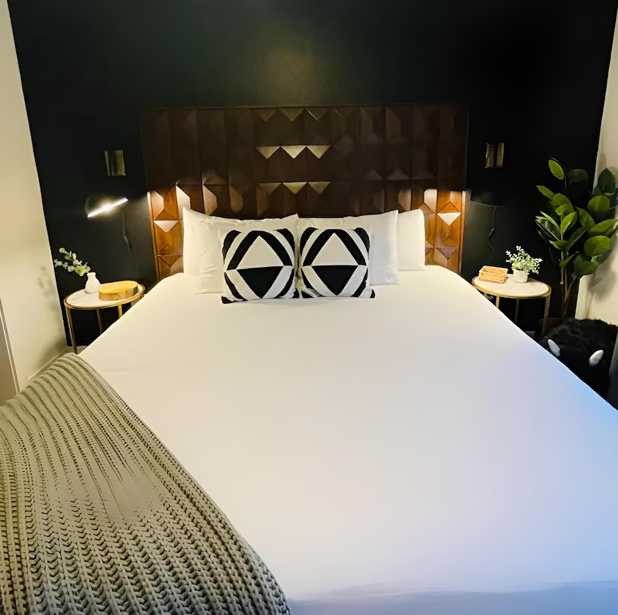 New Luxury Condo River View Sounds Patio Hot Tub, Bilde 2