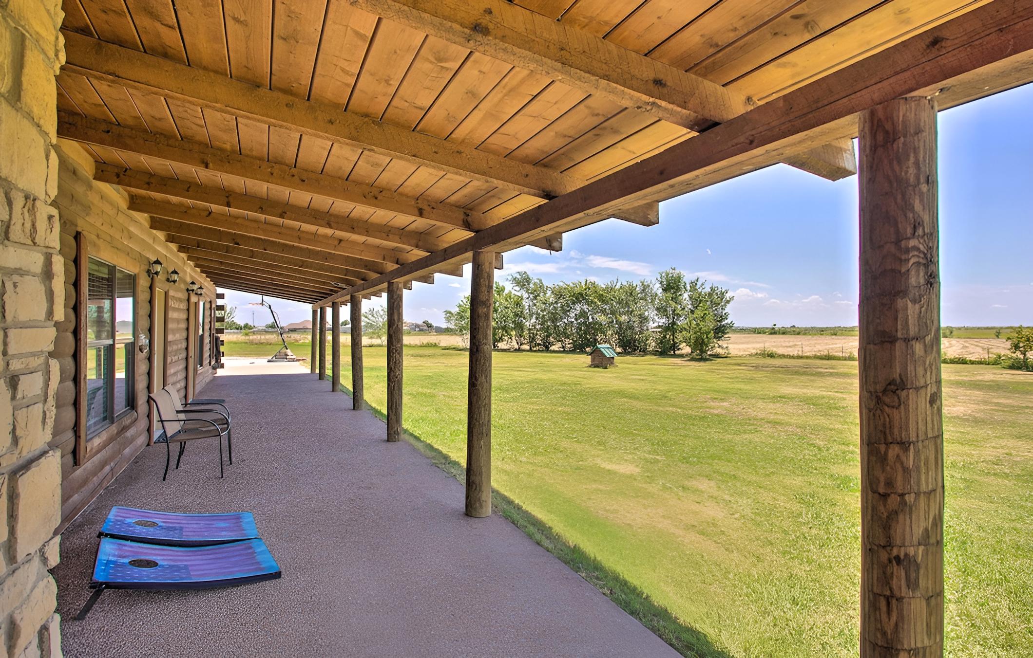 11-acre Log Cabin w/ Jungle Gym & Sand Volleyball