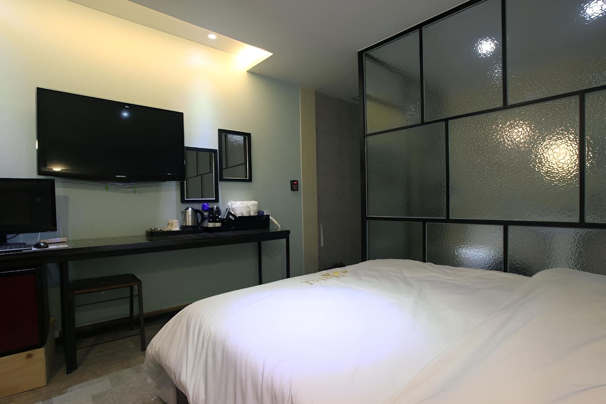 Yeosu Hakdong JA Self Check-in Motel
