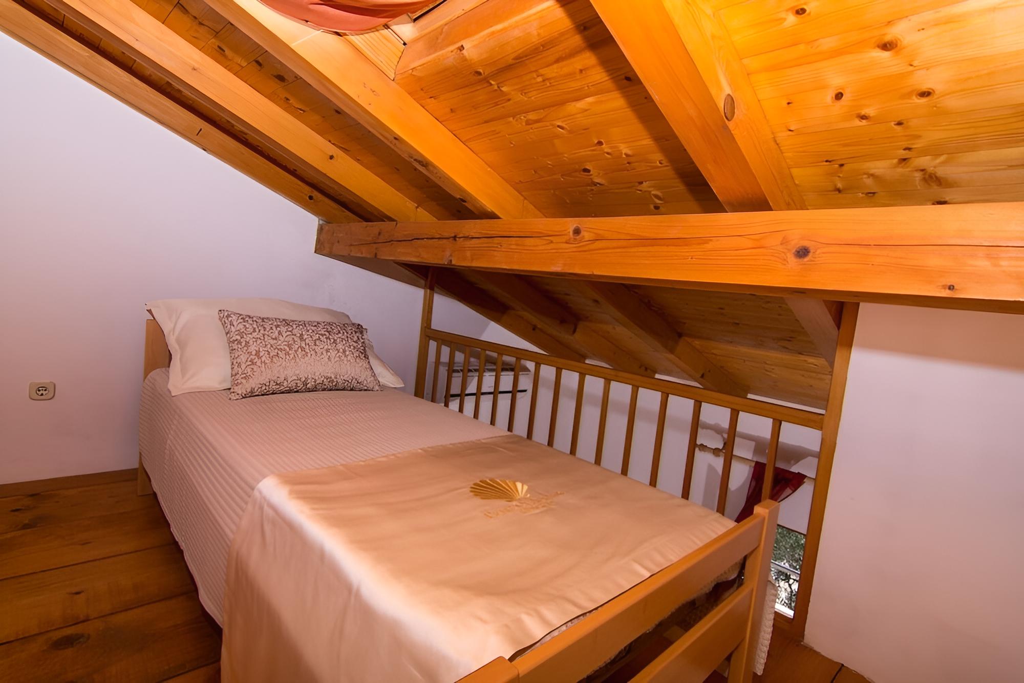 Bože - 10m From the sea - H