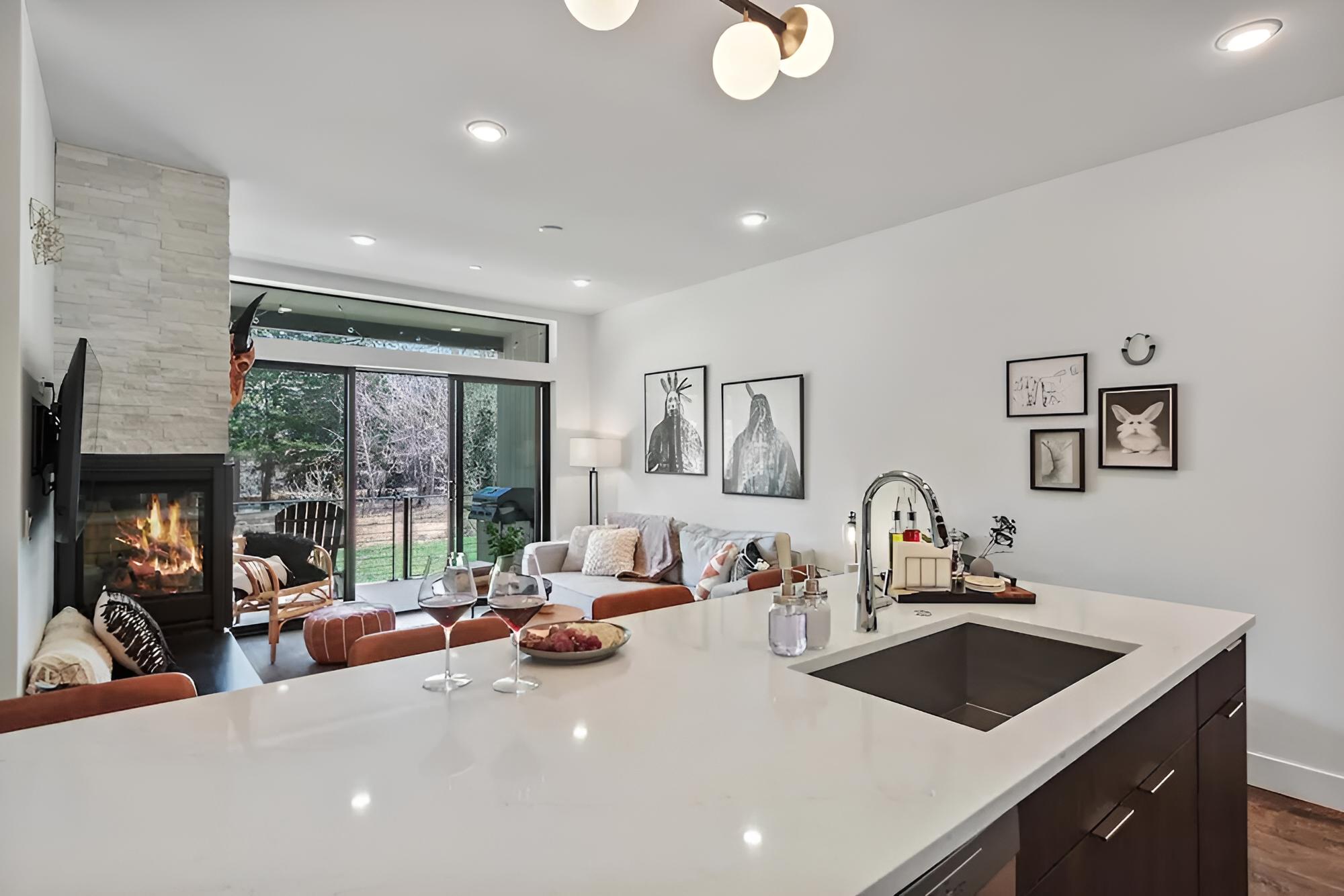 New Luxury Condo River View Sounds Patio Hot Tub, Bilde 26