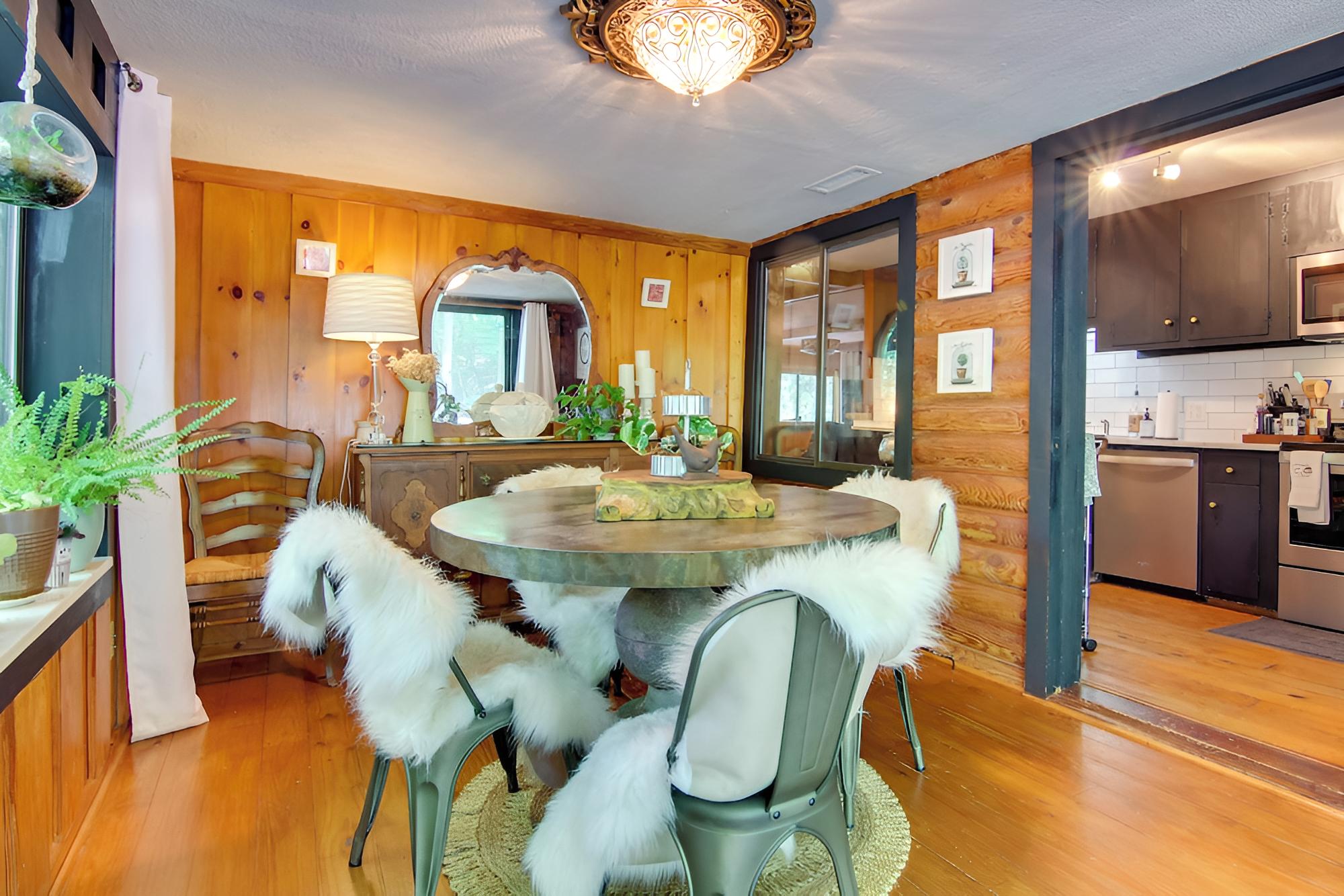 Cabin in Lake Lure; Near Chimney Rock & Asheville!