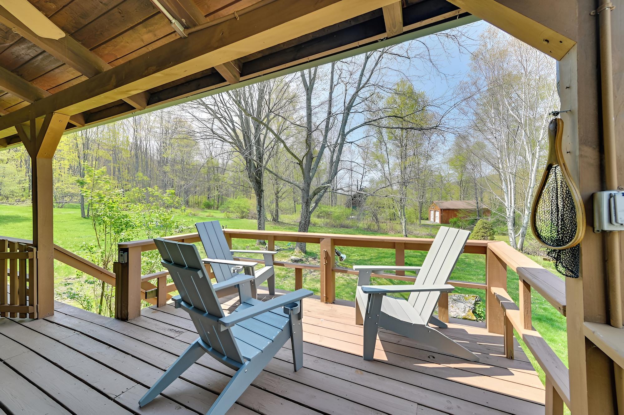 Log Cabin: 9 Mi to Plattekill & Belleayre Mtn