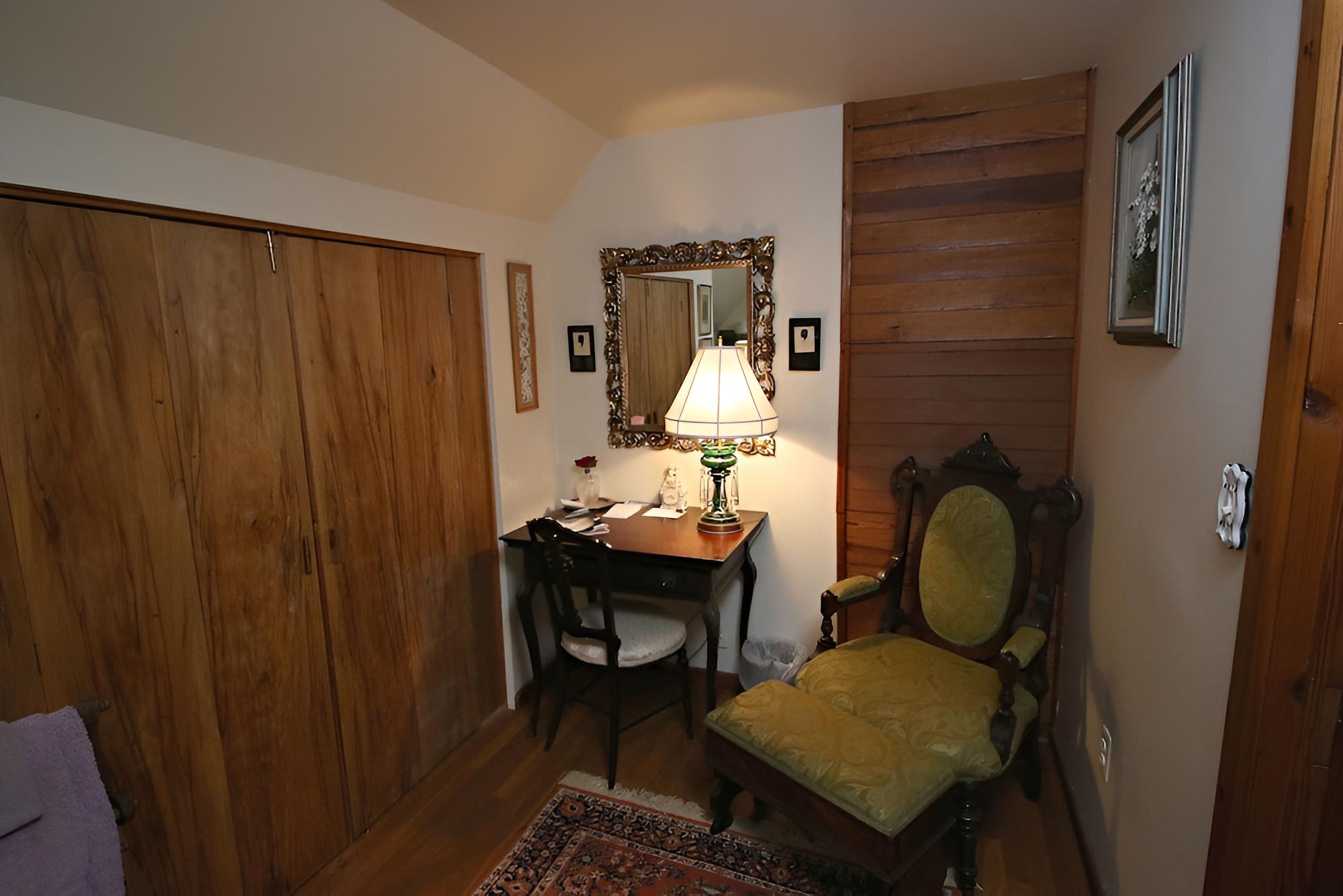 The Ebenezer House Bed & Breakfast