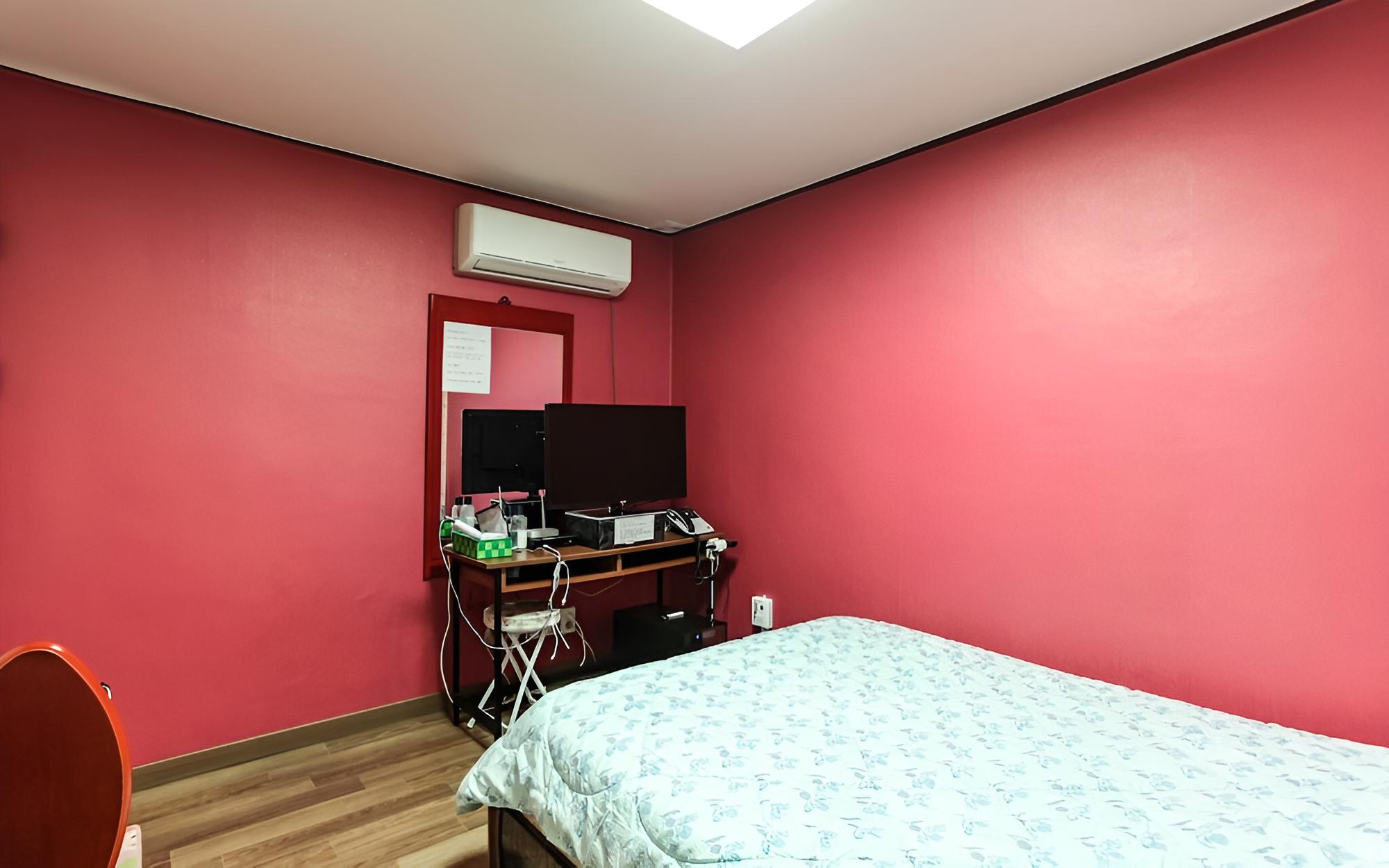 Jeju Donggung Motel view 3