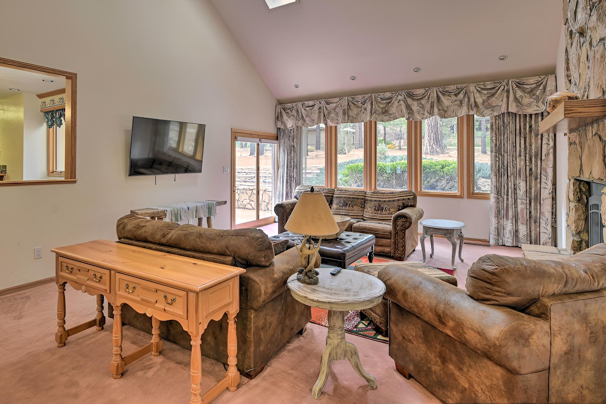 House w/ Game Room, 5 Miles to Downtown Flagstaff!