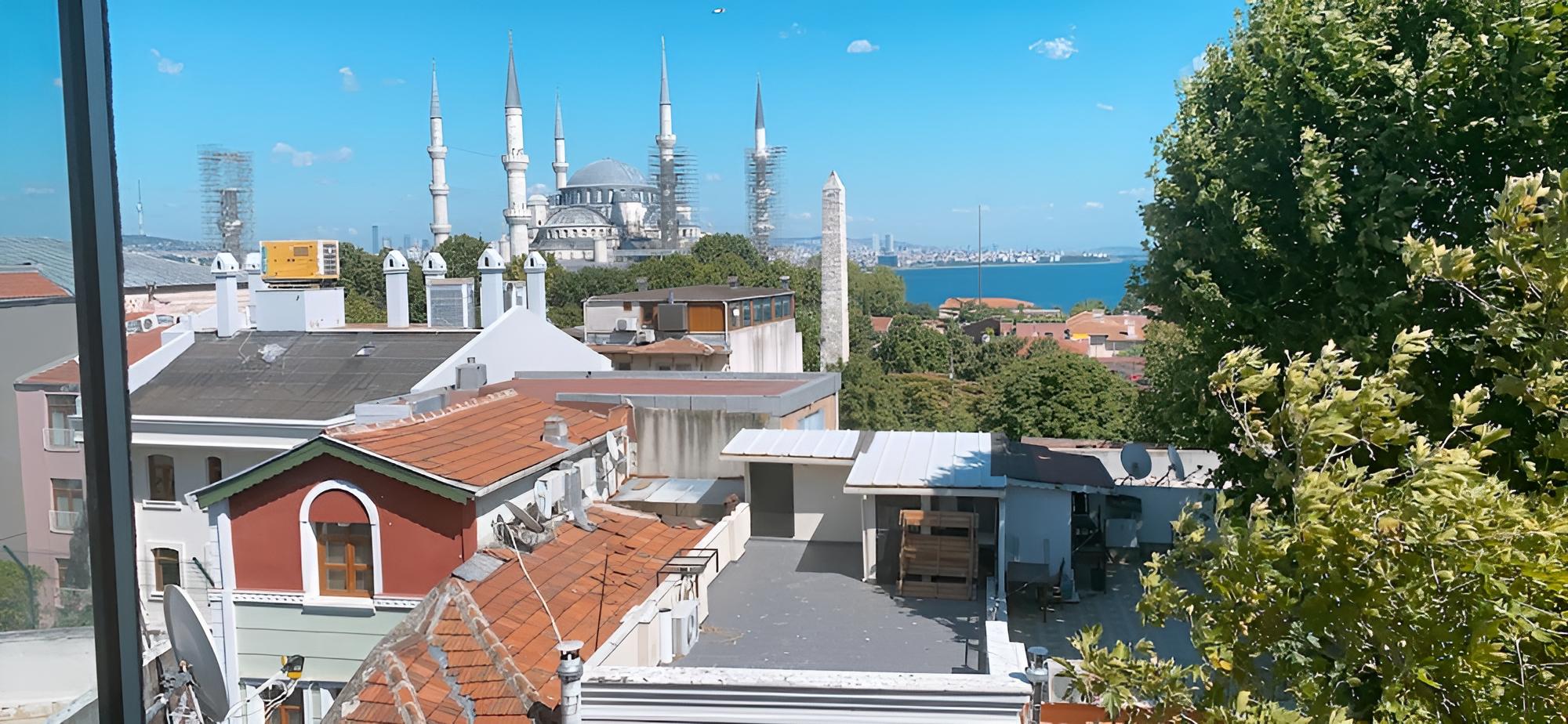 Redamancy Hotel