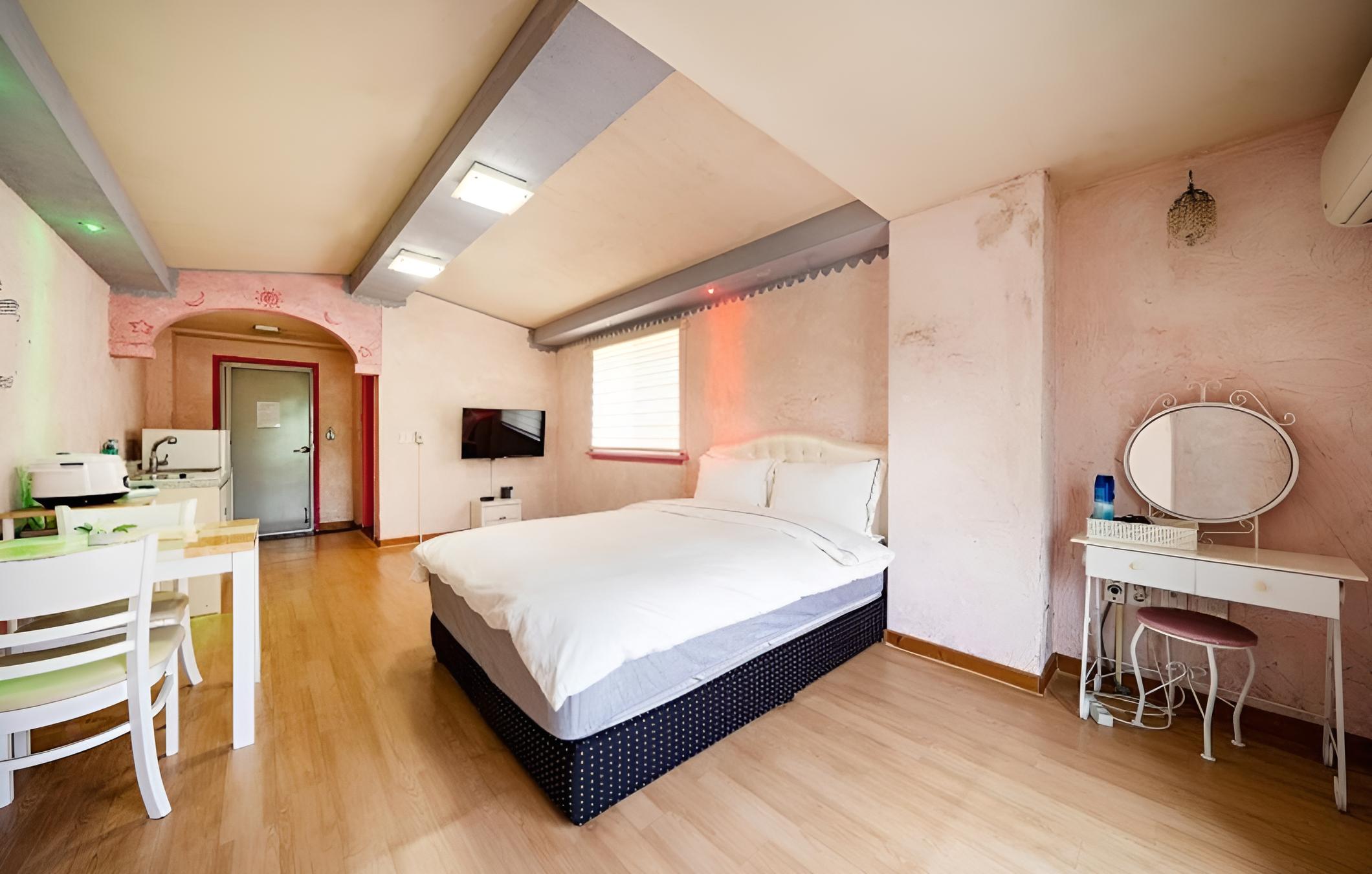Taean Baja California Pension