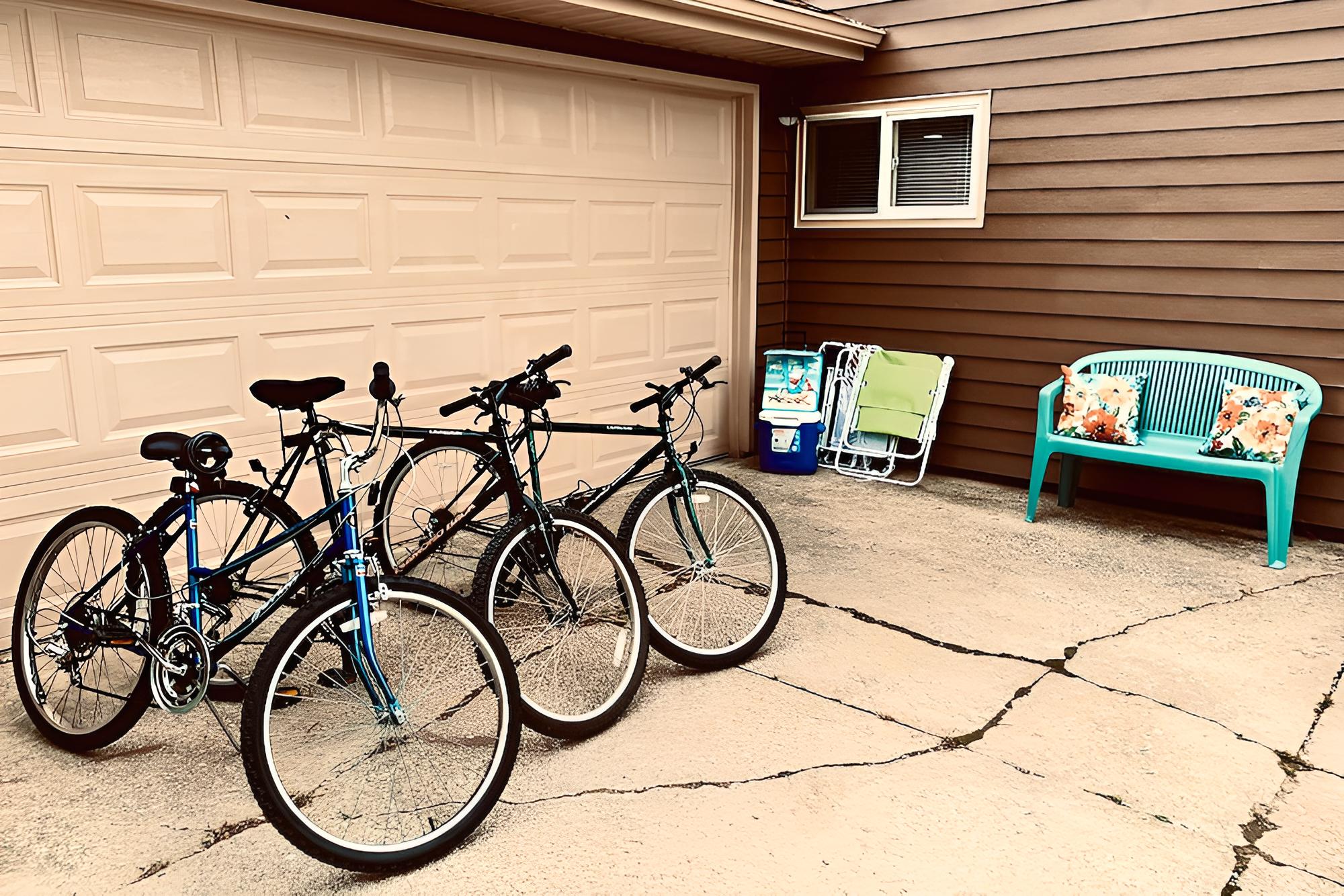 Ashtabula Home Near Walnut Beach + Eateries!
