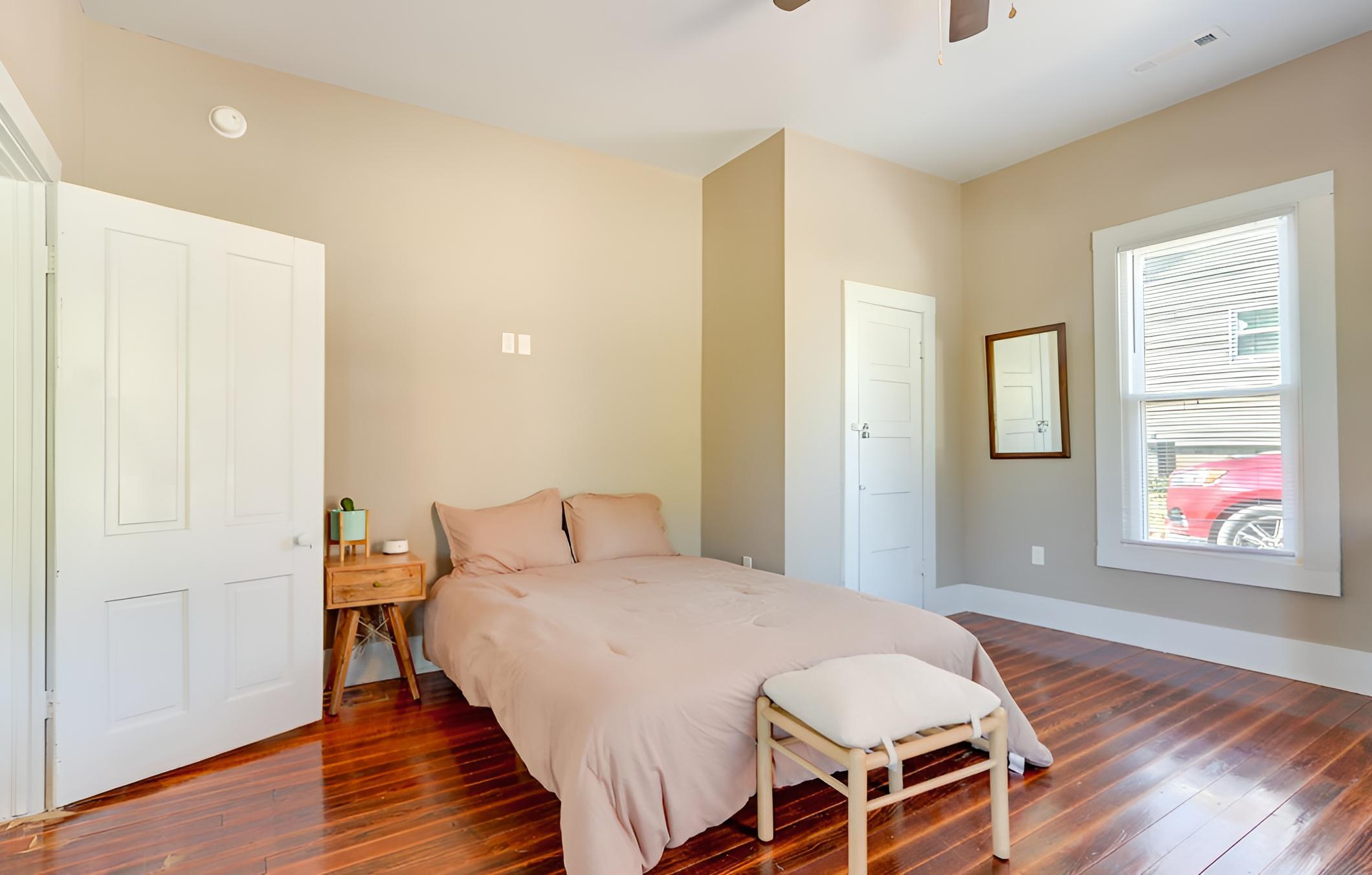Fayetteville Home: 1 Mi to University of Arkansas!
