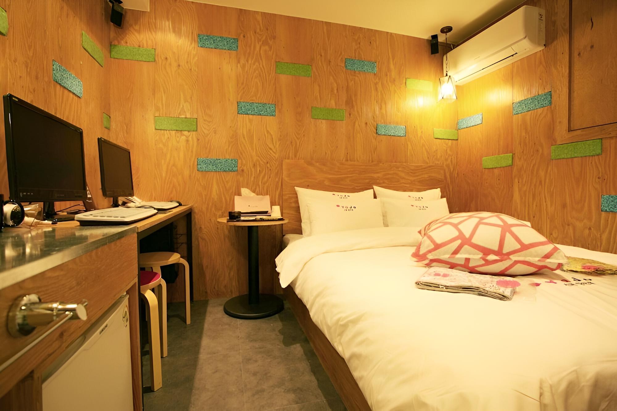 Photo 10