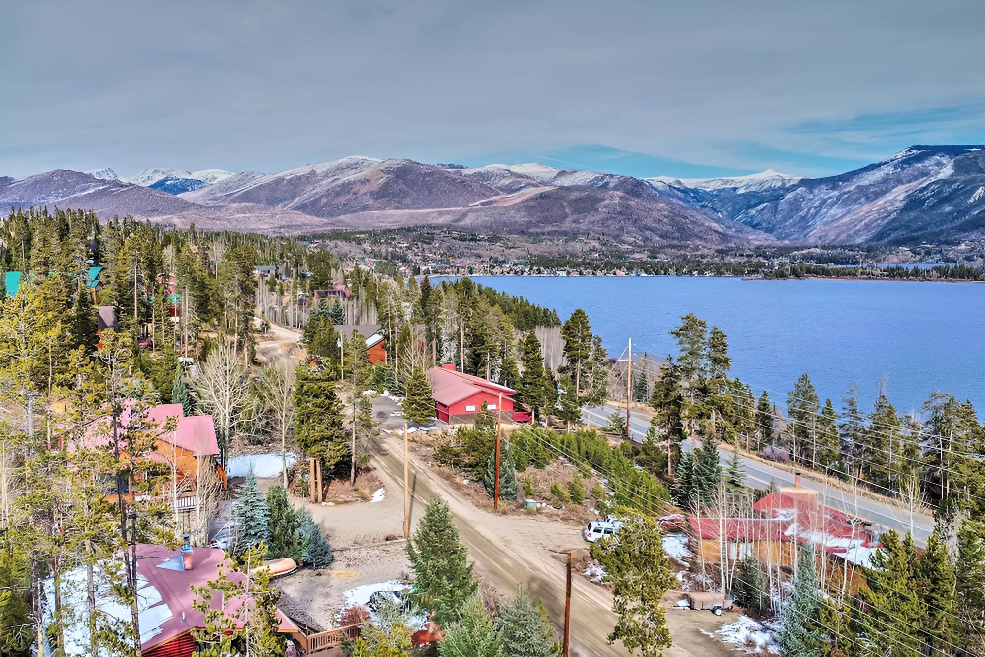 Grand Lake Cabin w/ Deck, Mtn Views, & EV Charger!
