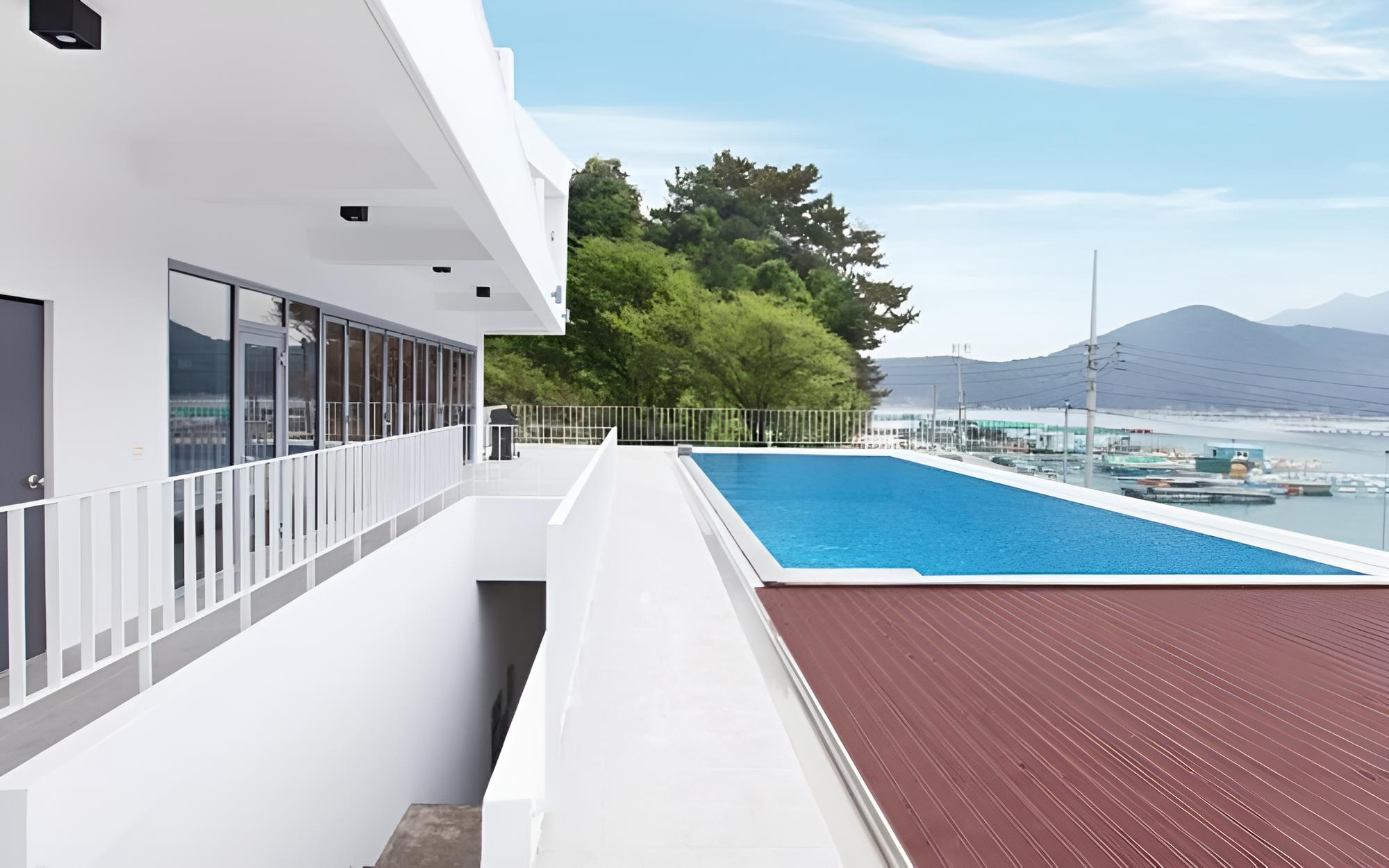 Tongyeong Zigzag Pension