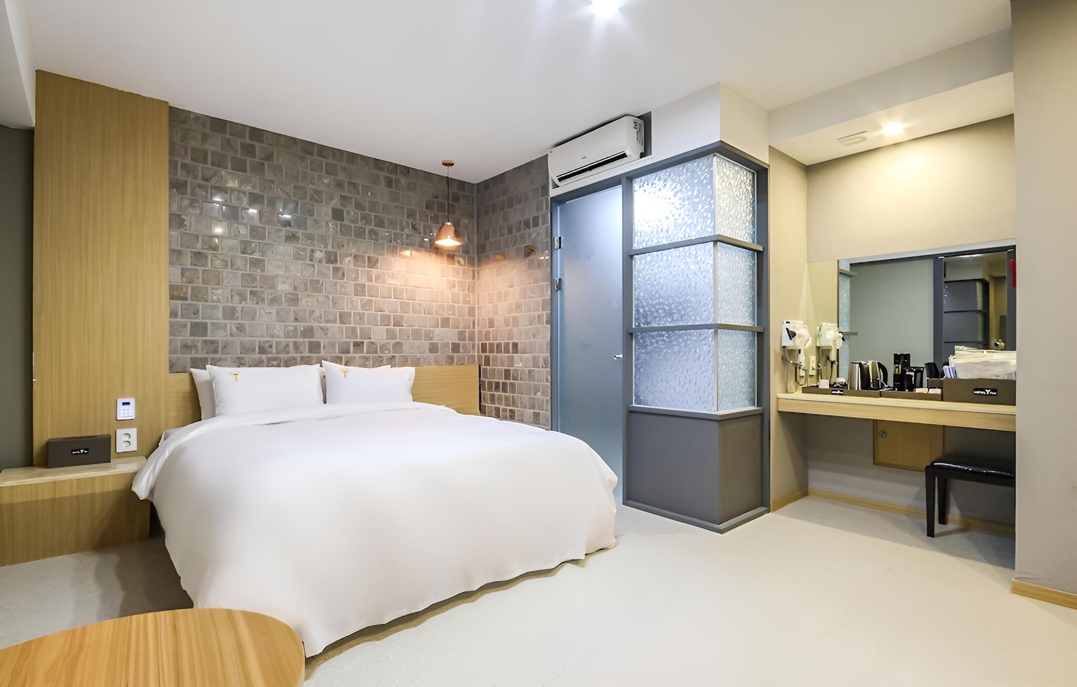 Yeosu Hotel Y