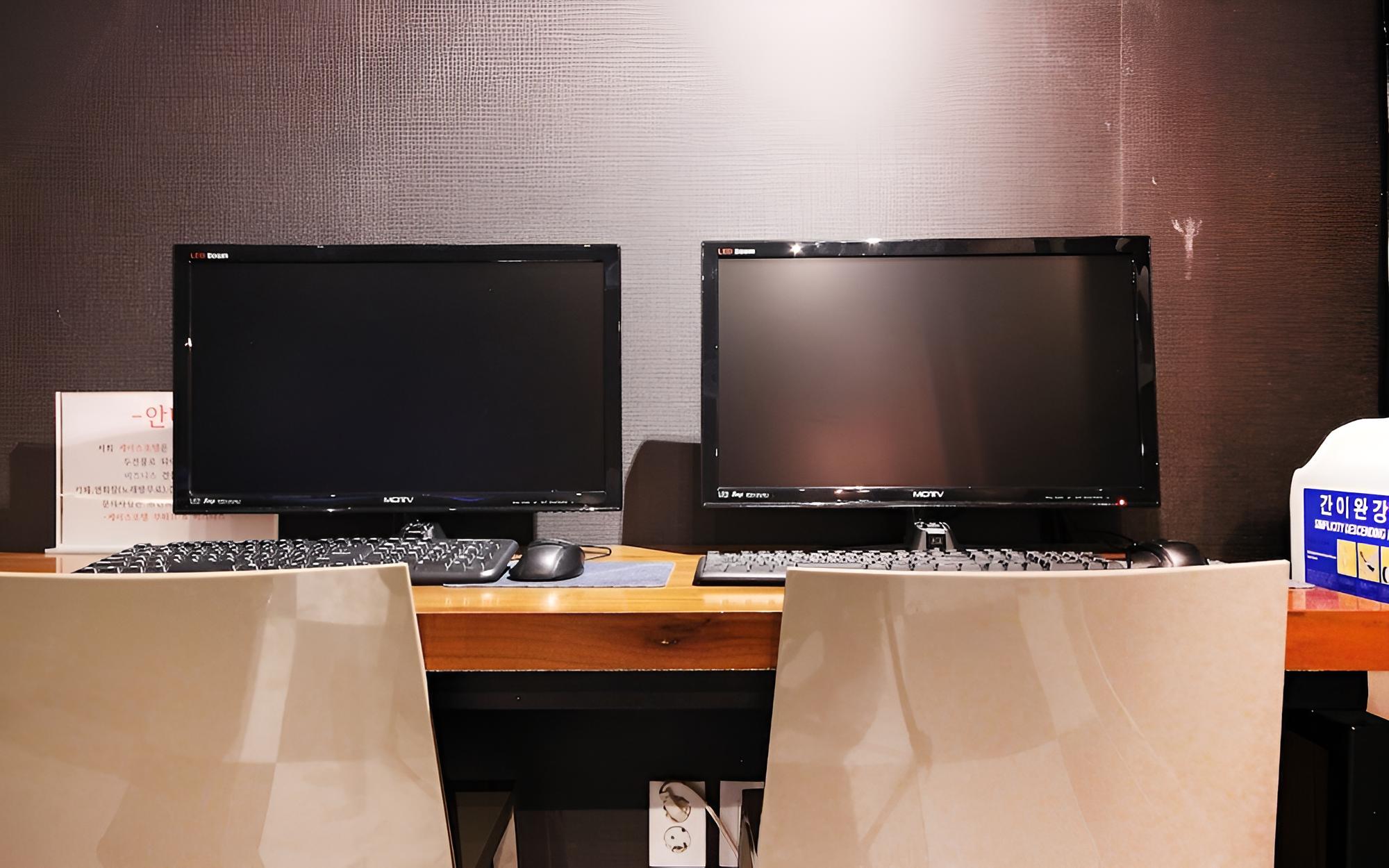 Yeongju Case Business Hotel