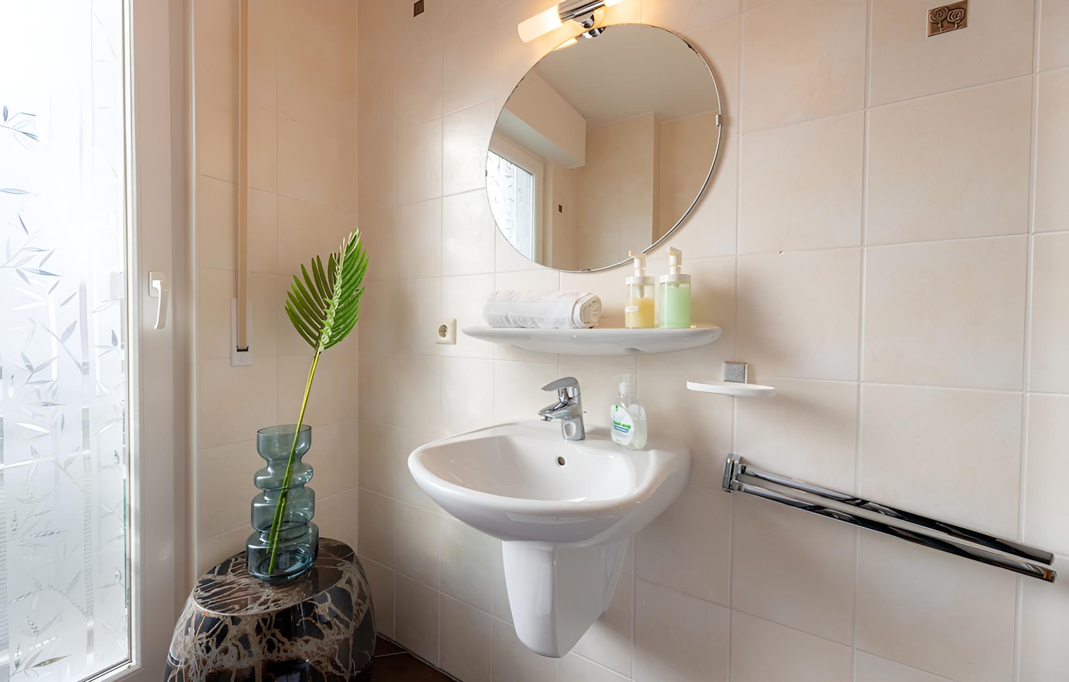 Cozy 1BR Apartment in Esch-sur-Alzette view 4