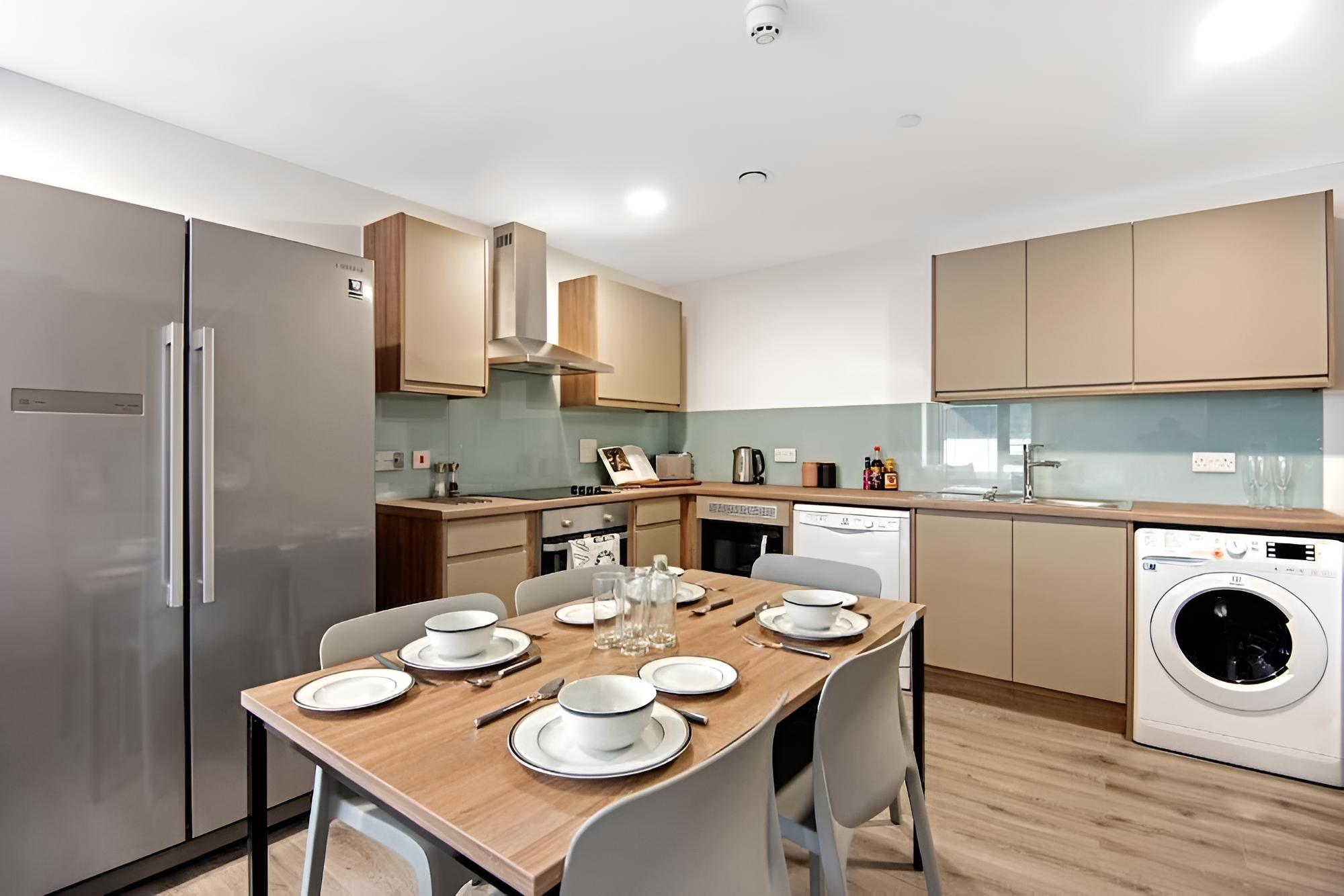 Bright Ensuite Rooms in CARDIFF