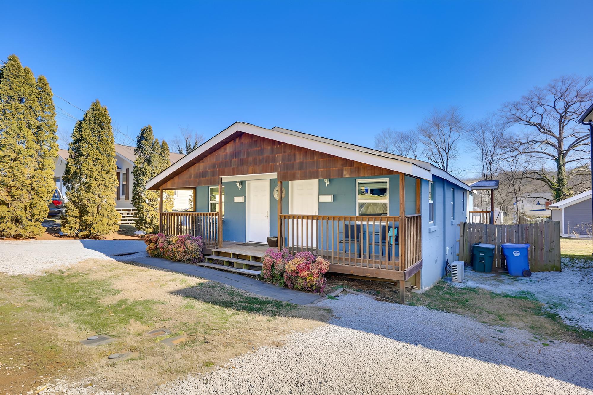 Northshore Duplex: 1 Mi to Downtown Chattanooga!