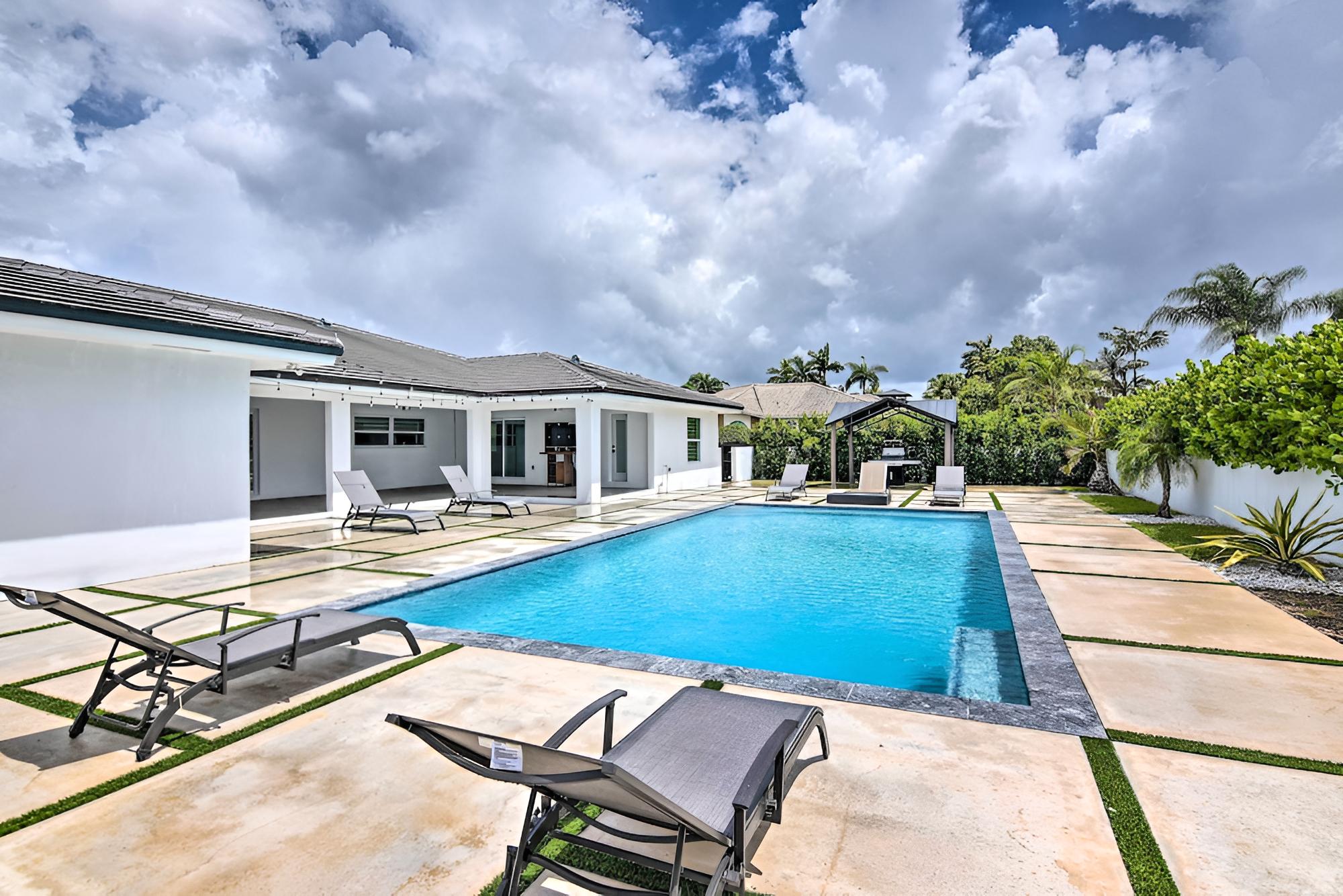 Upscale Miami Escape: 20 Mi to South Beach! photo 4
