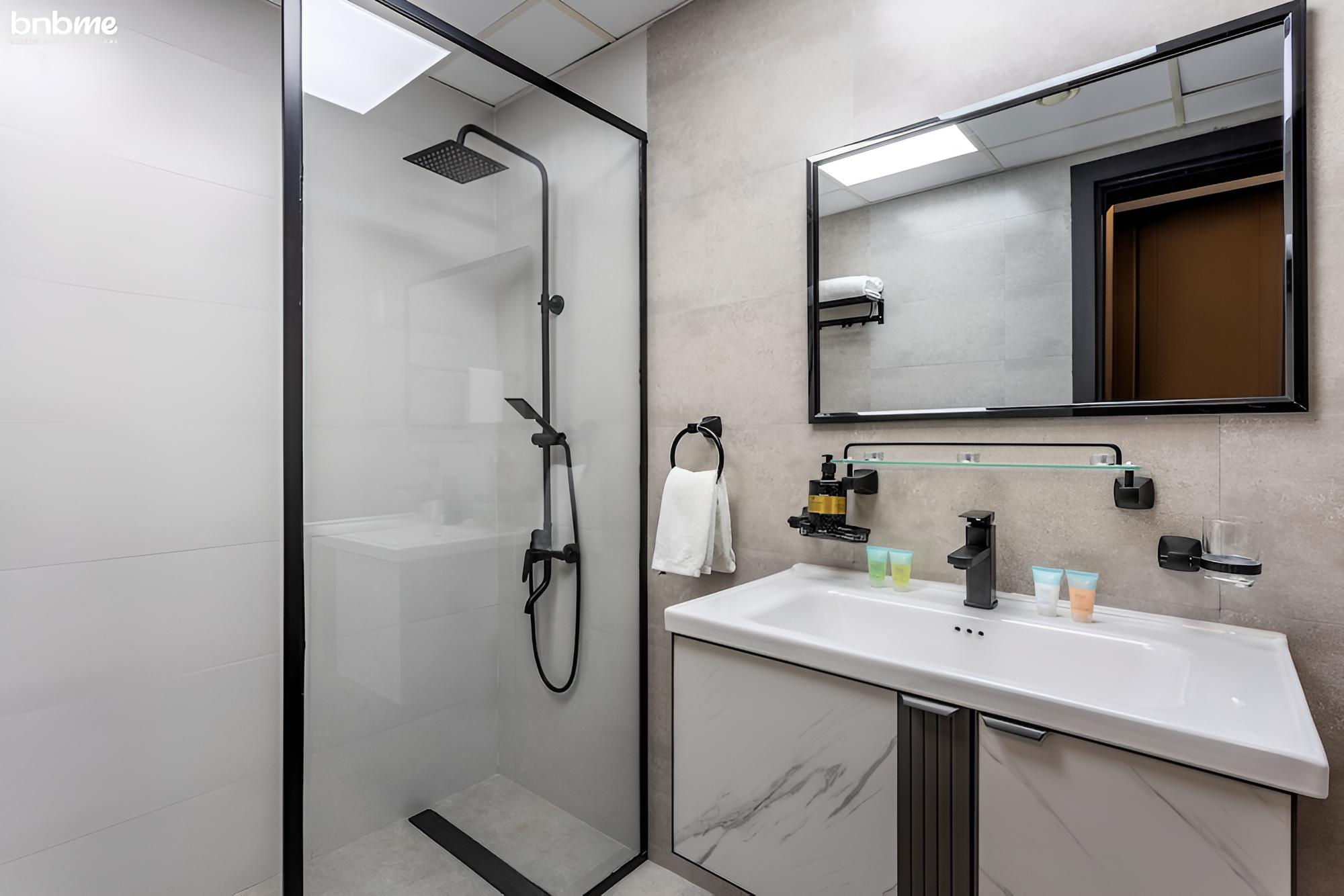 St-Lago Vista Tower-1412 by bnbme homes