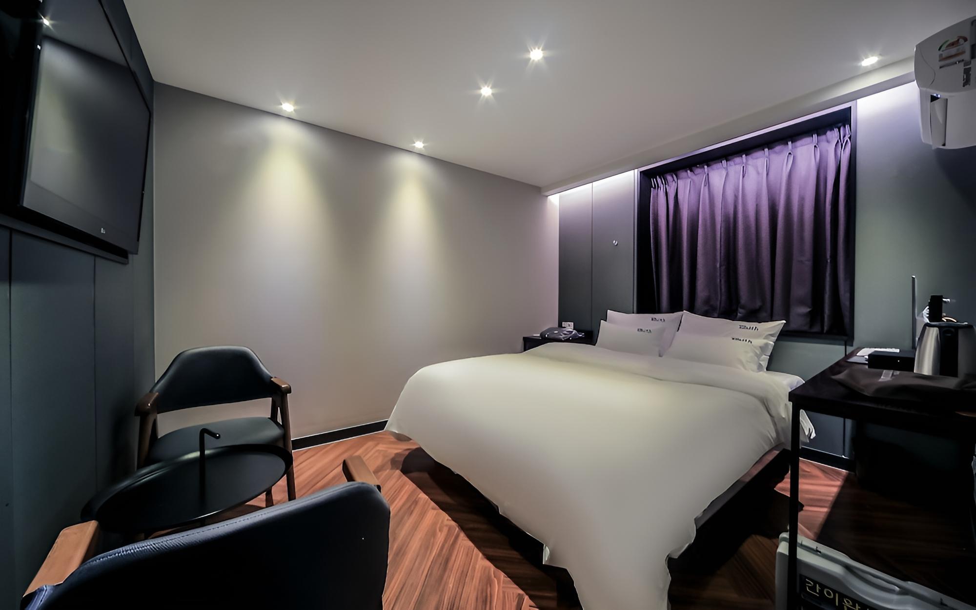 Busan Daeyeondong Hotel Smith