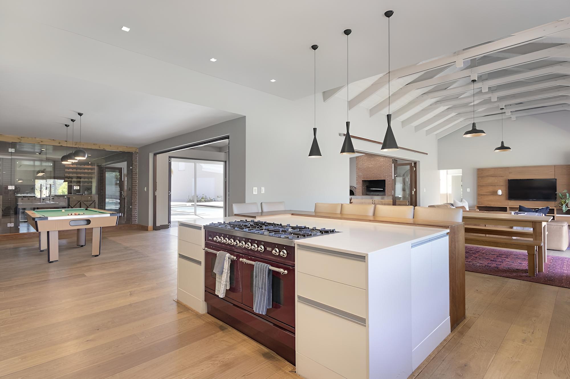 Vineyard Manor @ 13 Vines