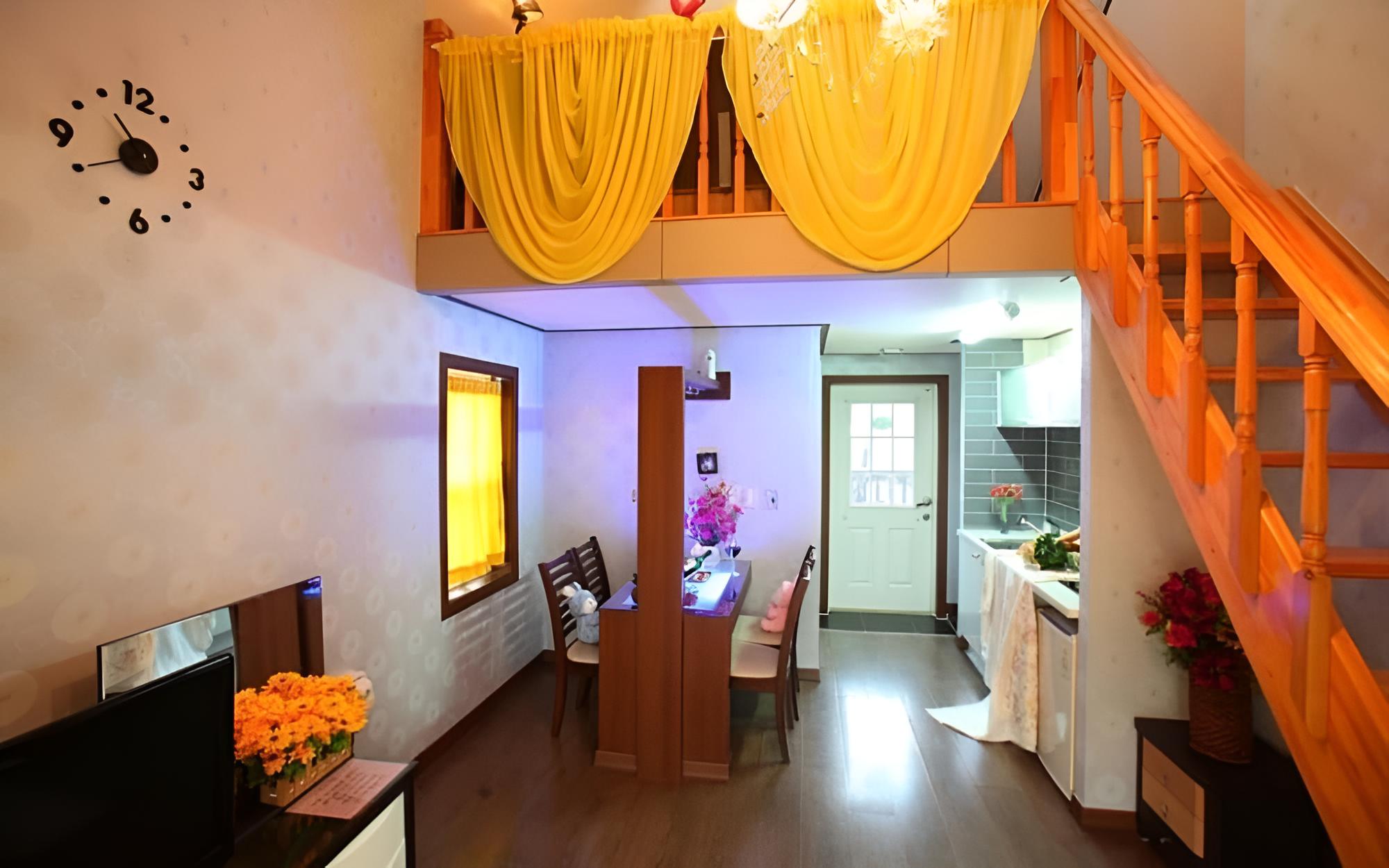 Taean Haengbokan Terrace Pension