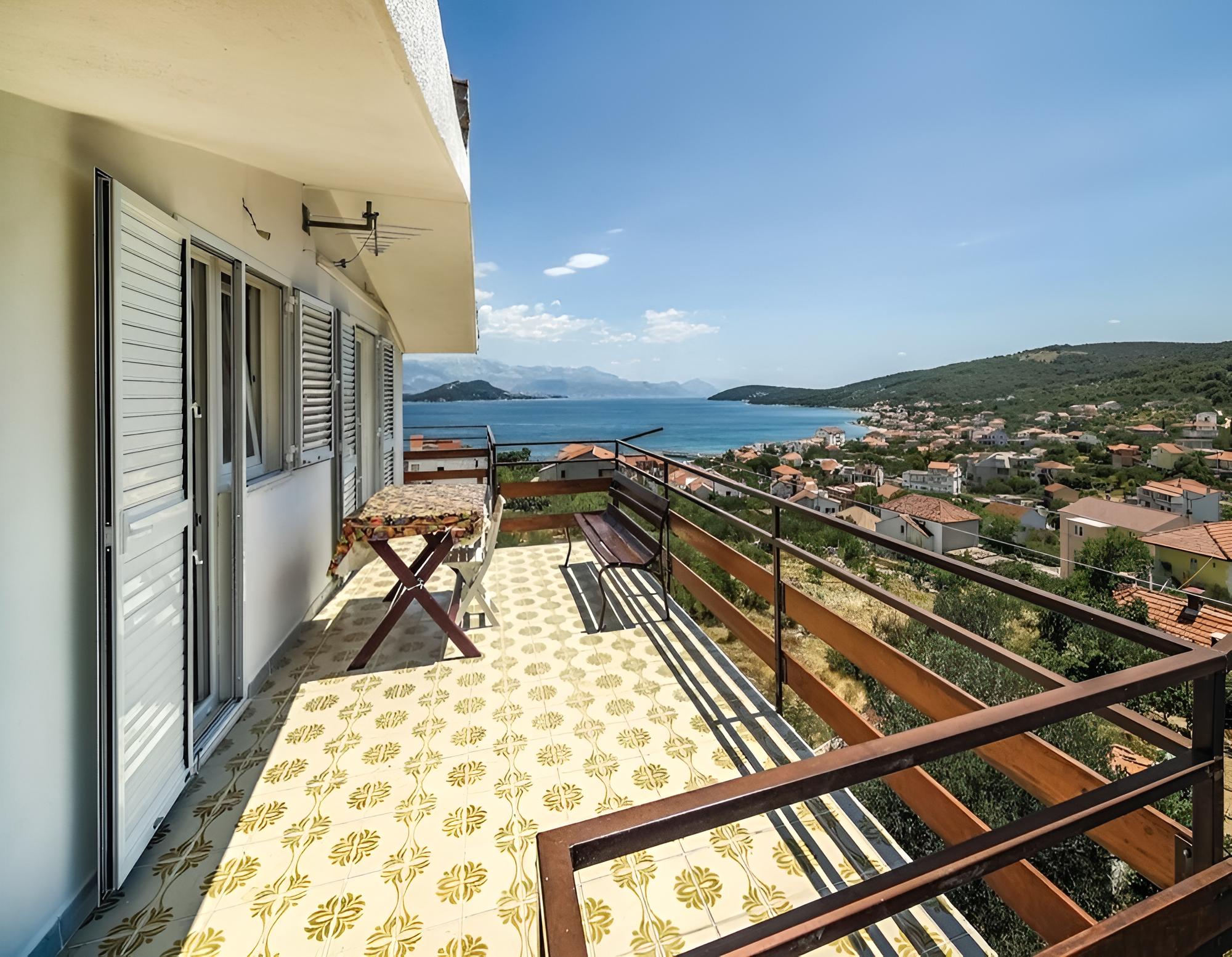 Andela - Large Terrace - A2 photo 2