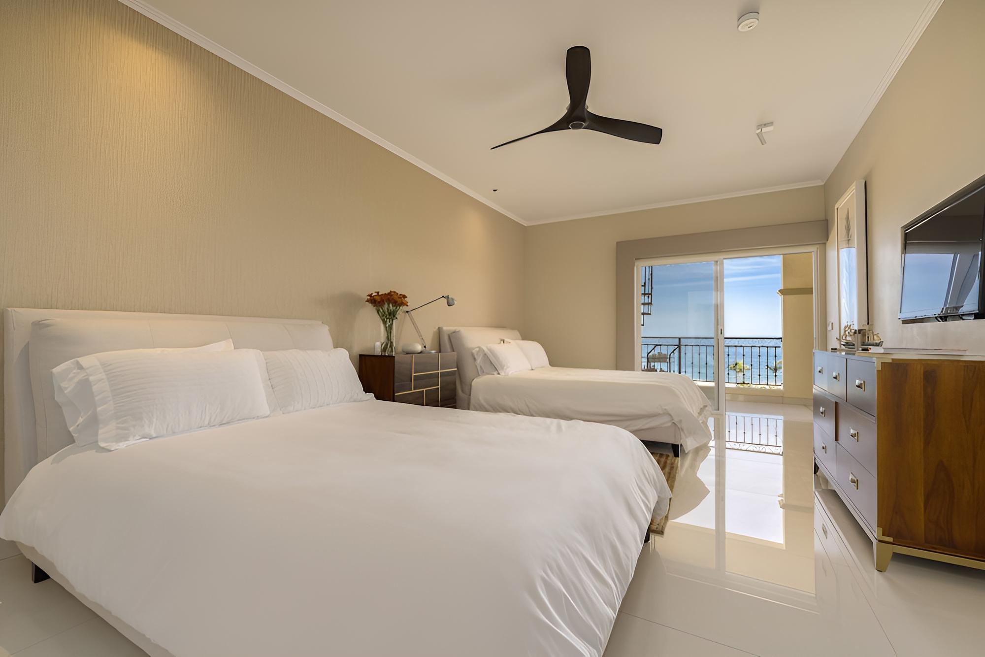 Casa Mangata - Luxurious Beachfront PH