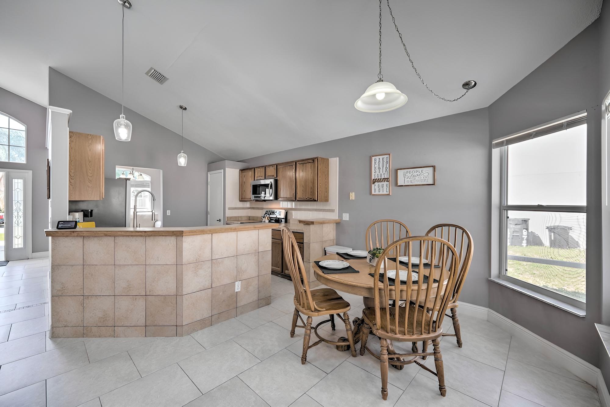 Kissimmee Home w/ Pool & Lanai ~ 5 Mi to Wdw!