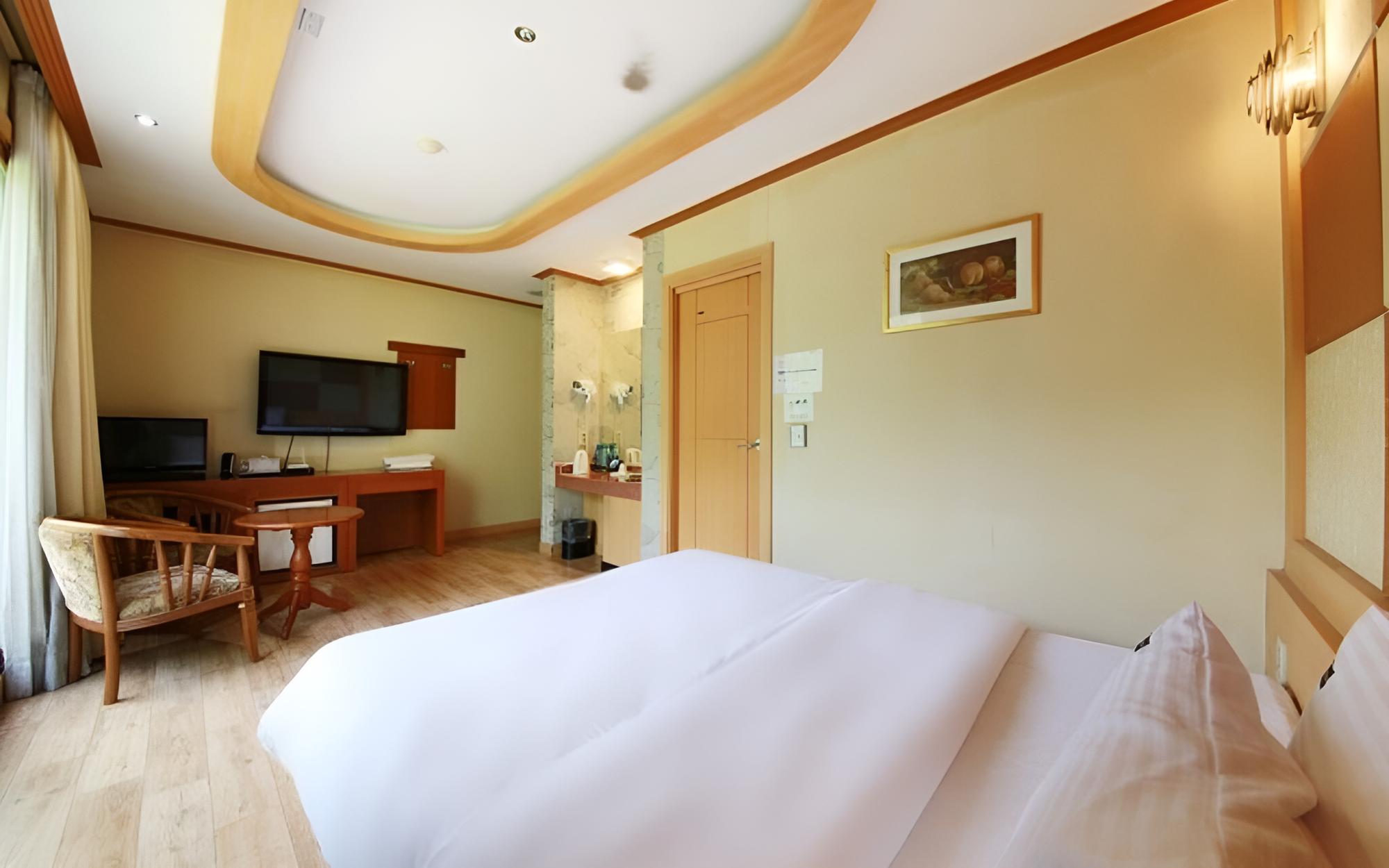 Hwaseong Jes Hotel view 3