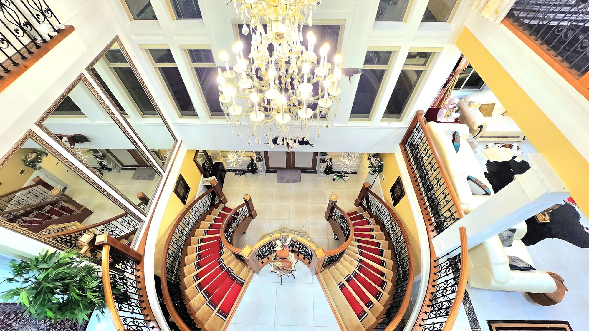 Surrey Vacations - The Empress Palace - Property Image 10