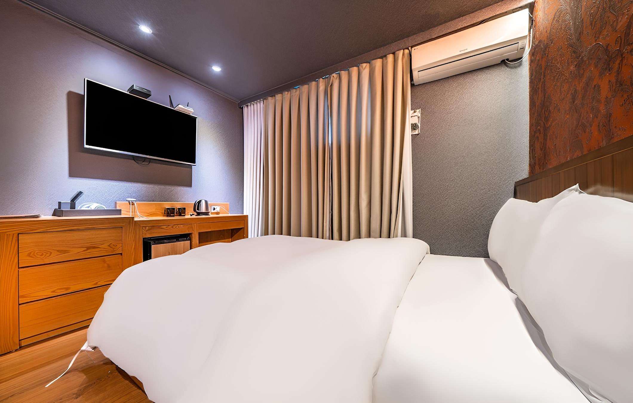 Sadang Hotel The Raum view 5