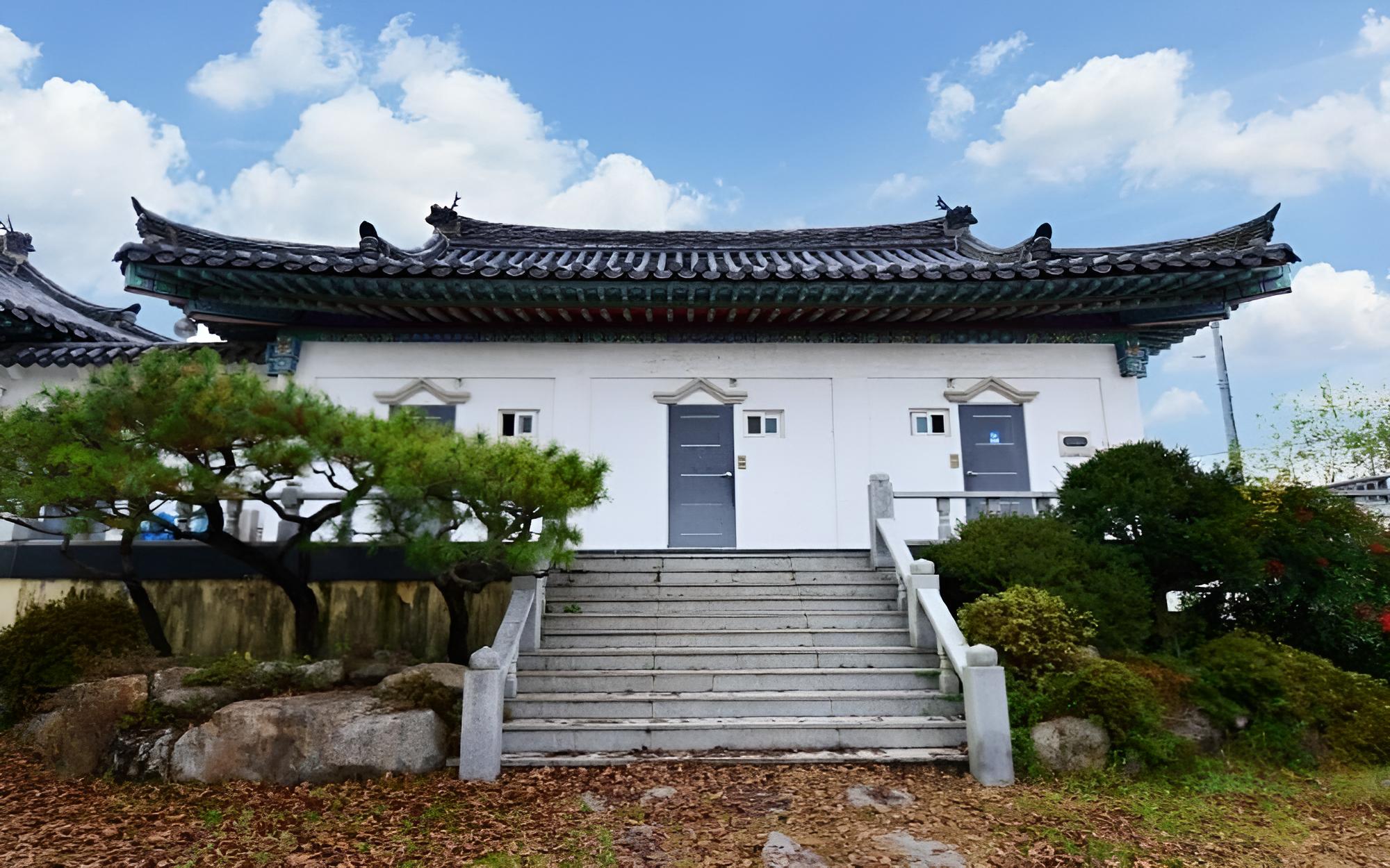 Gyeongju Songlim Byeoljang Pension