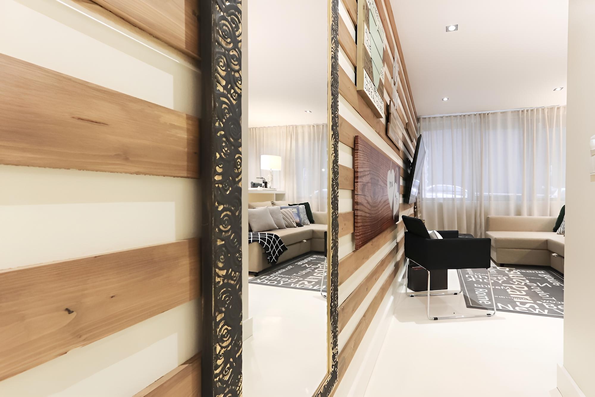 Marques Design I by Homing