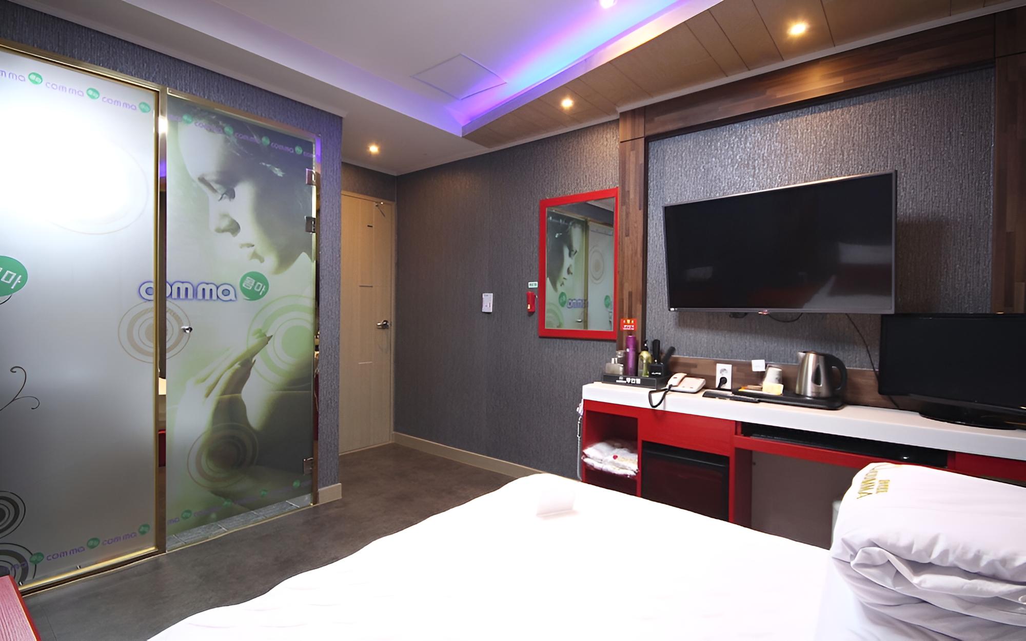 Jinju Comma Self Check-in Motel view 4