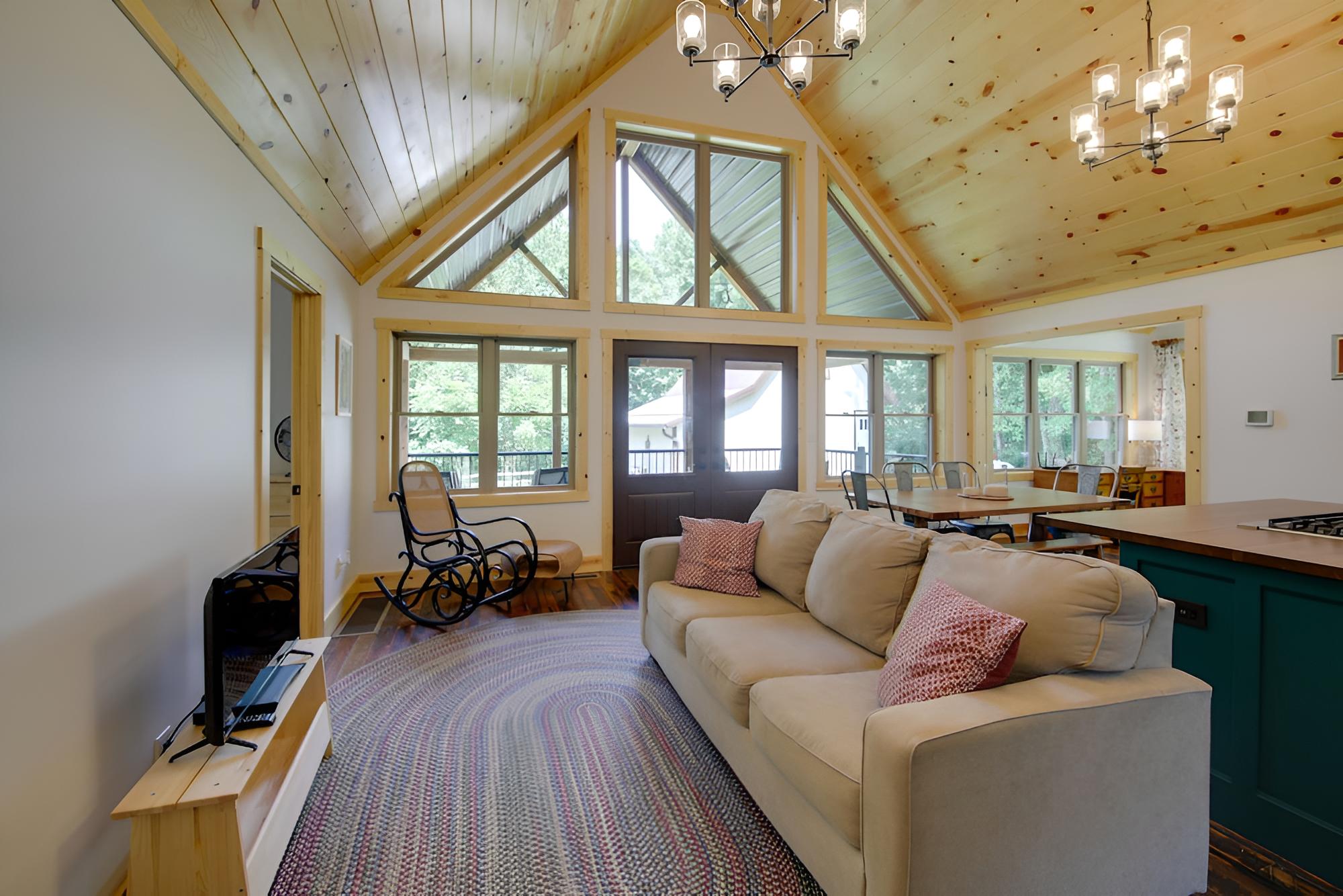 Family-friendly Indiana Cabin w/ Hot Tub & Decks