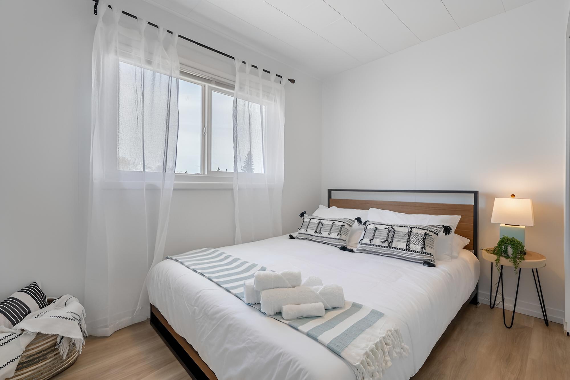 The Hidden Loft I No Service Fees 5-min 2 Beach