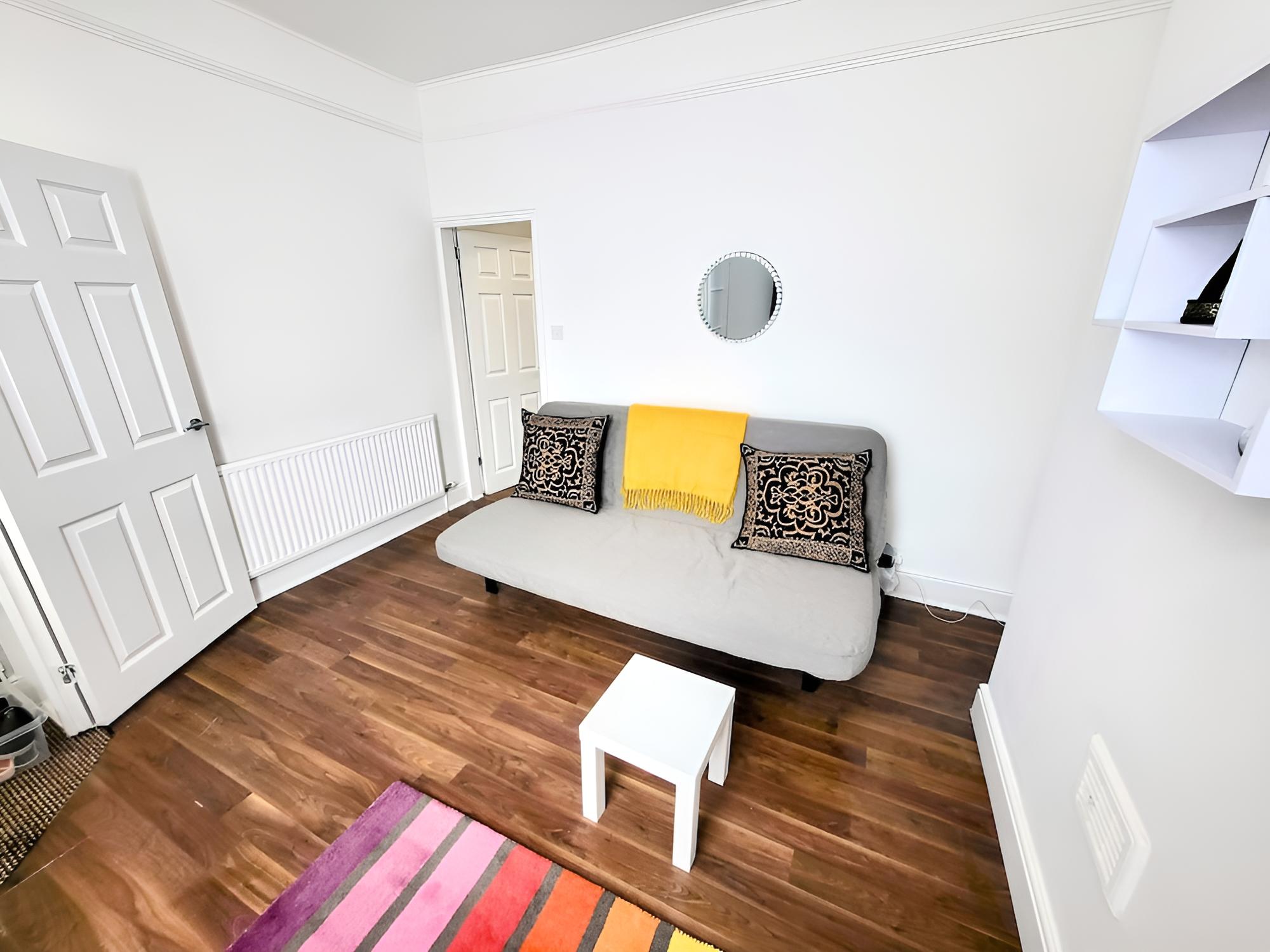Comfortable House near Etihad Stadium